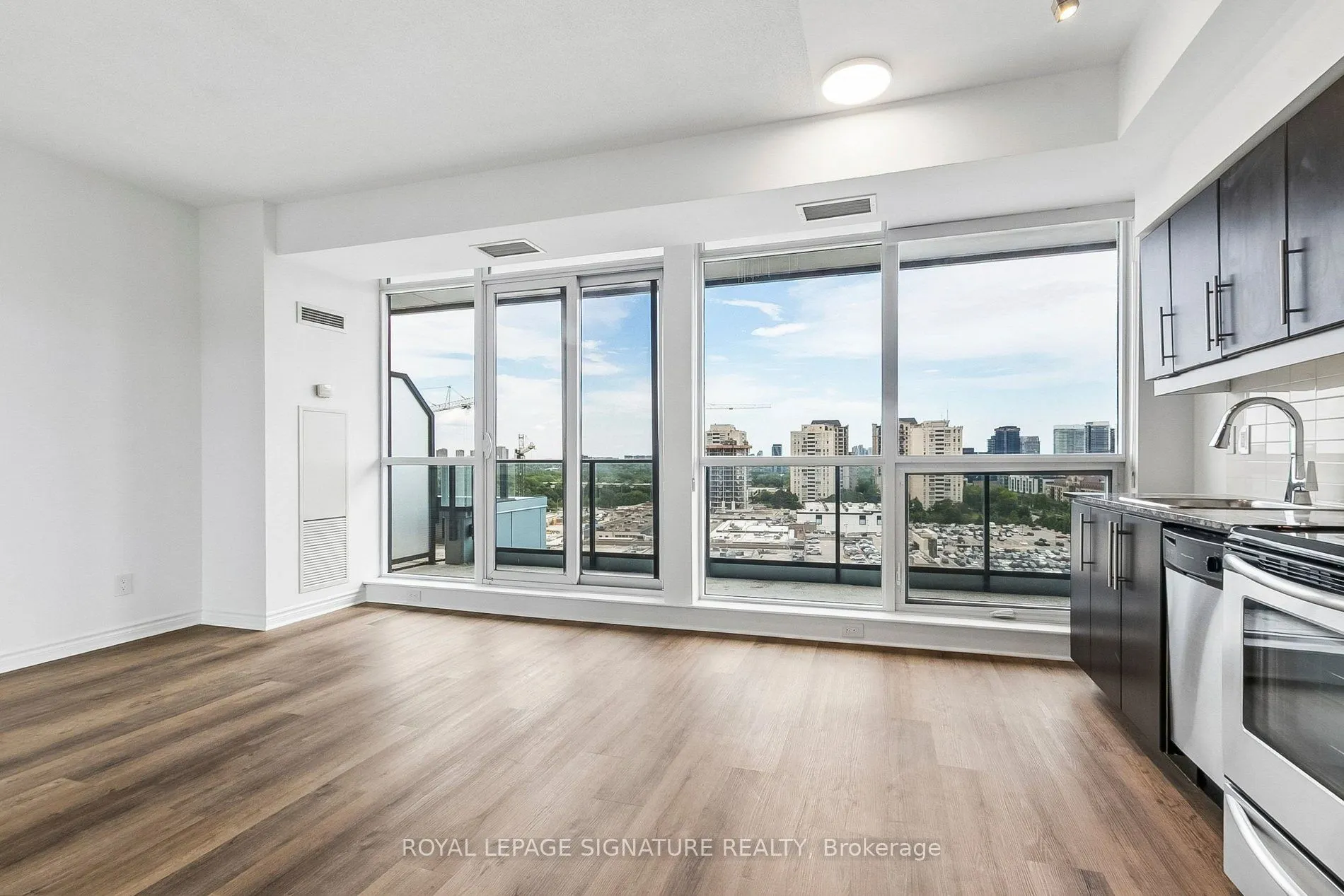 2885 Bayview Avenue #923