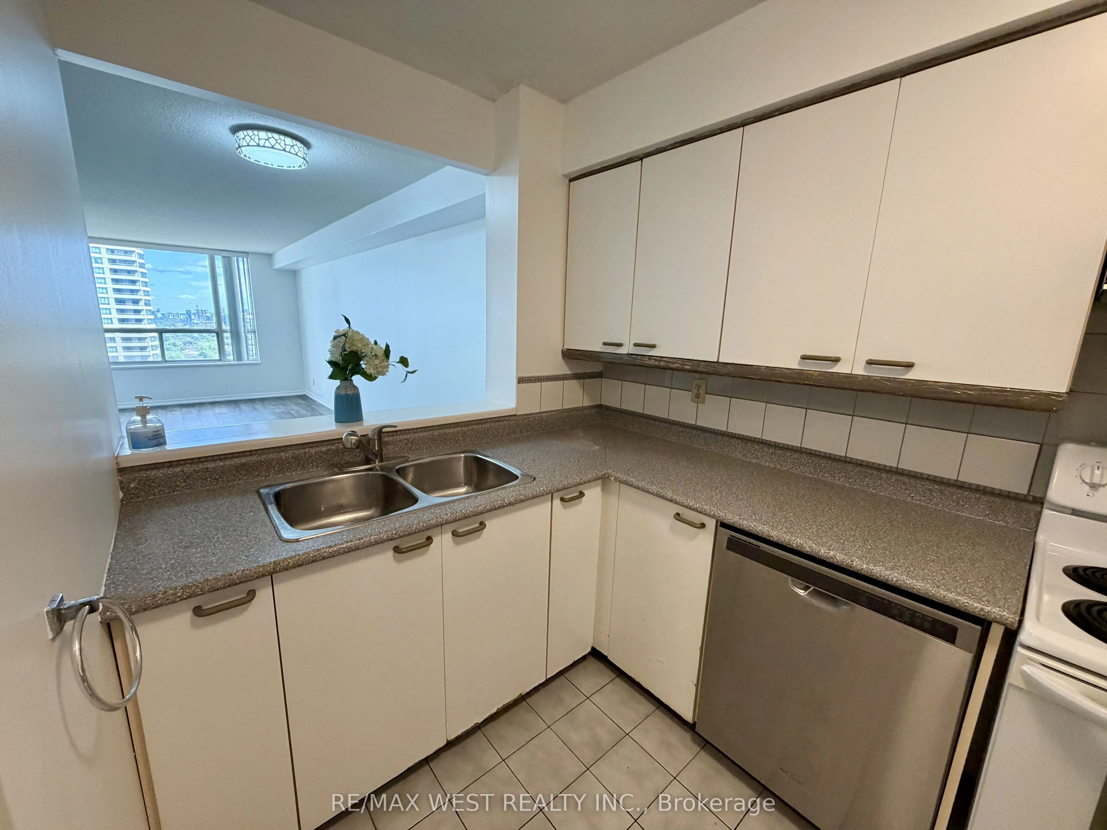 100 Upper Madison Avenue #2405