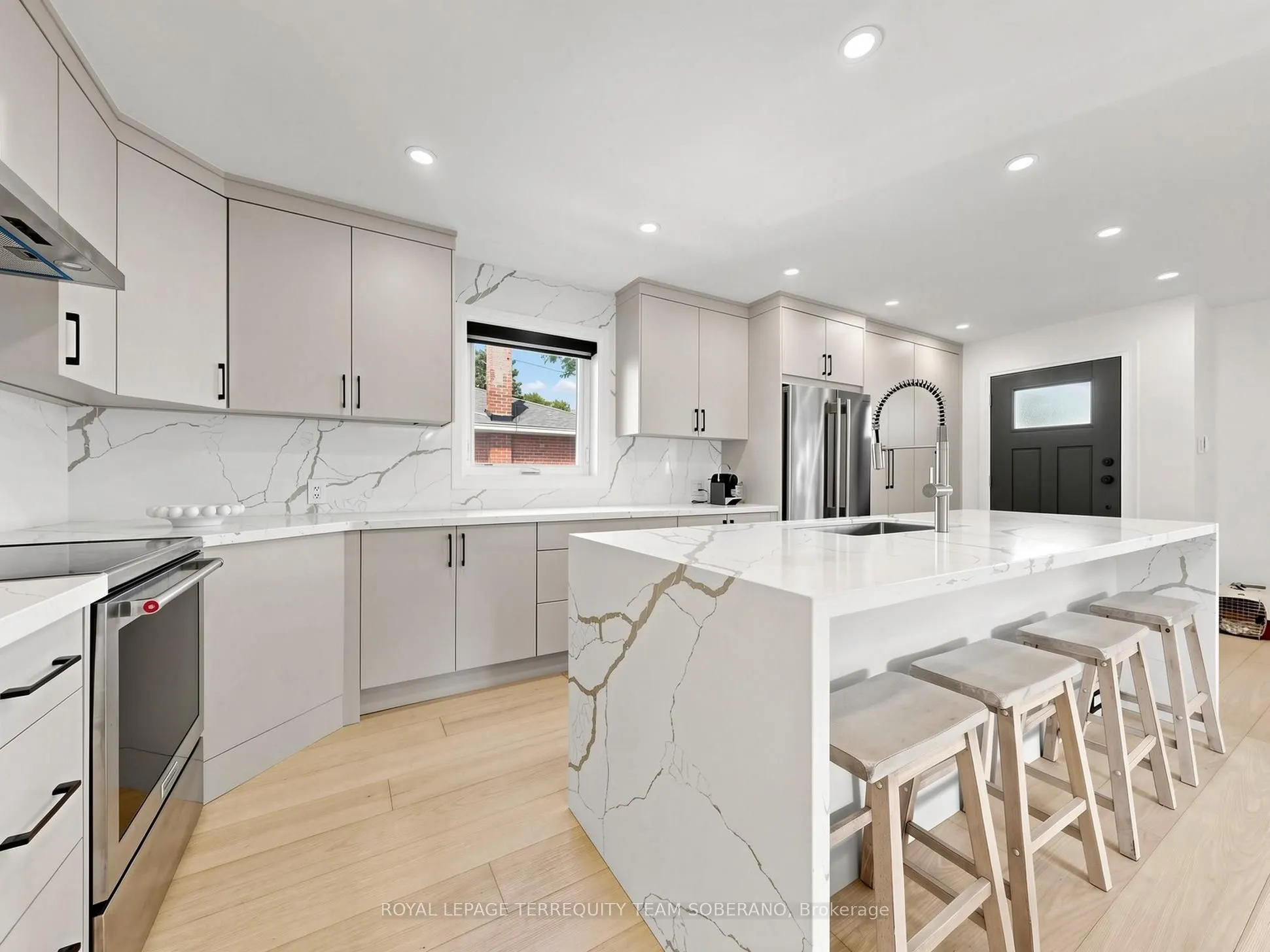 41 Bainbridge Avenue #Upper