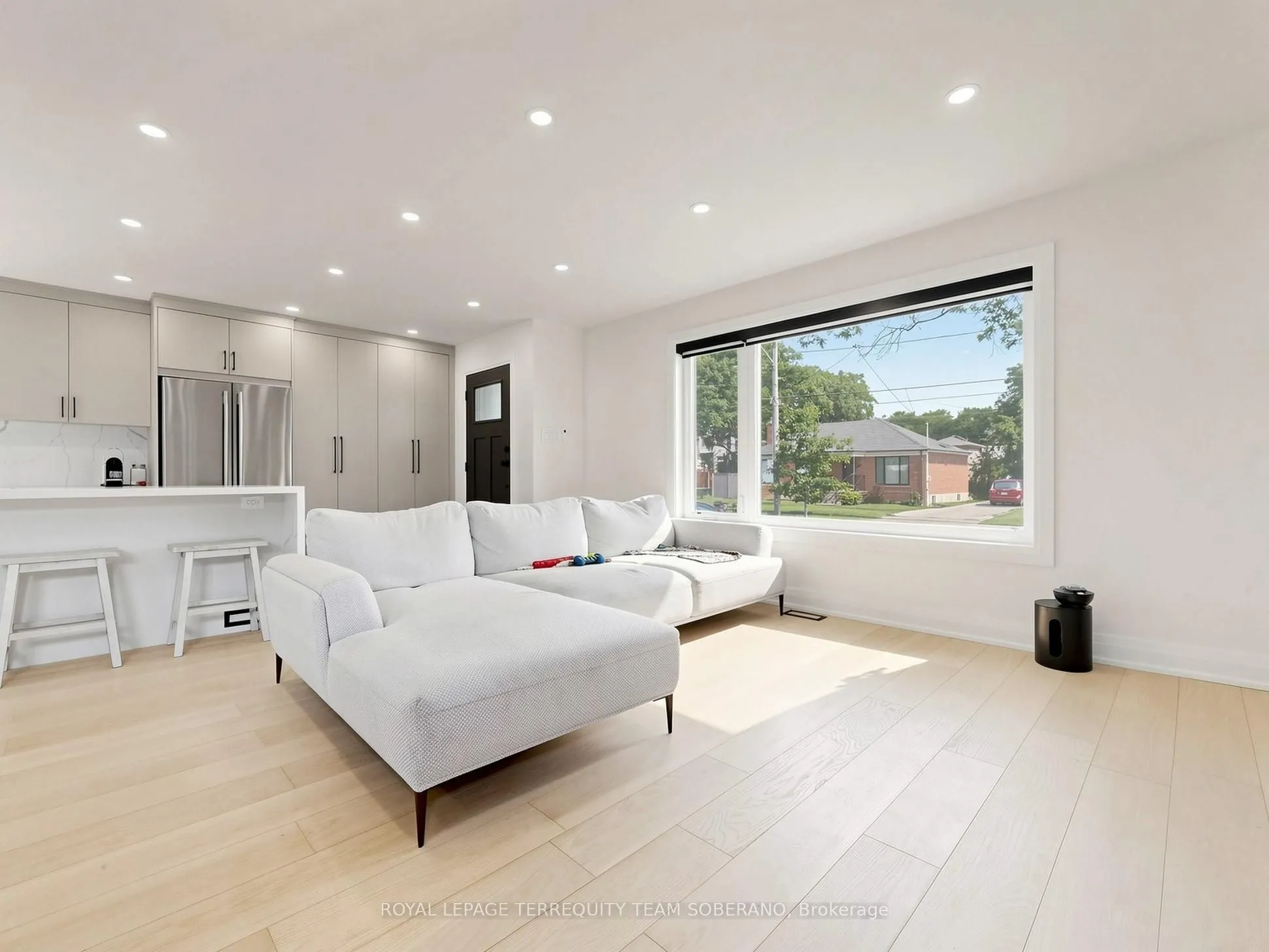 41 Bainbridge Avenue #Upper