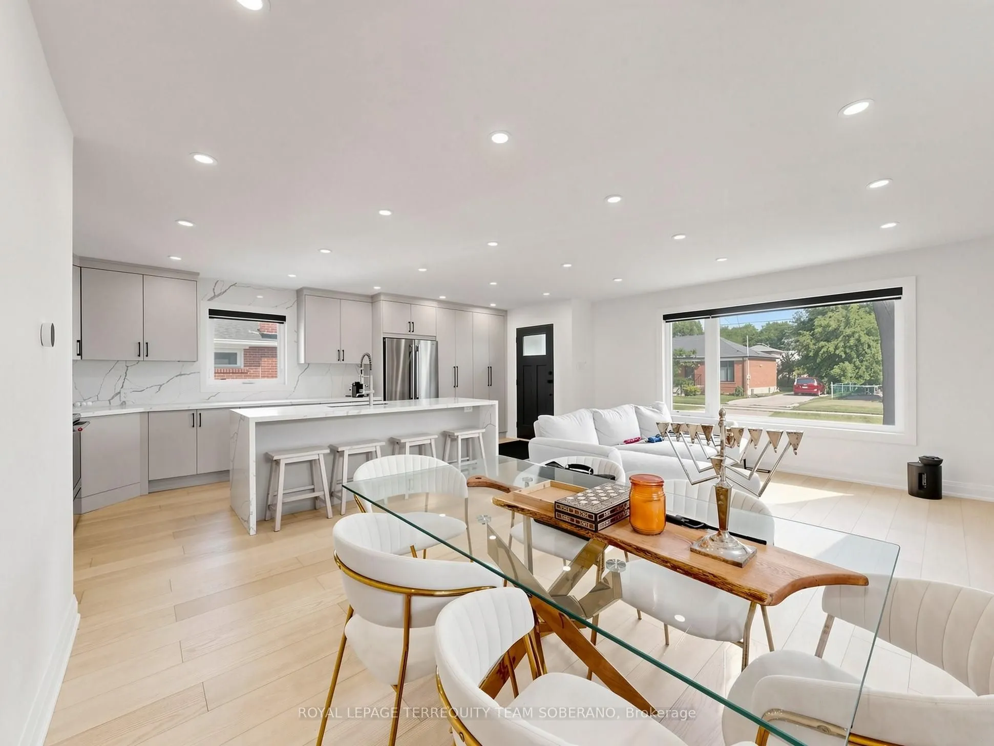 41 Bainbridge Avenue #Upper