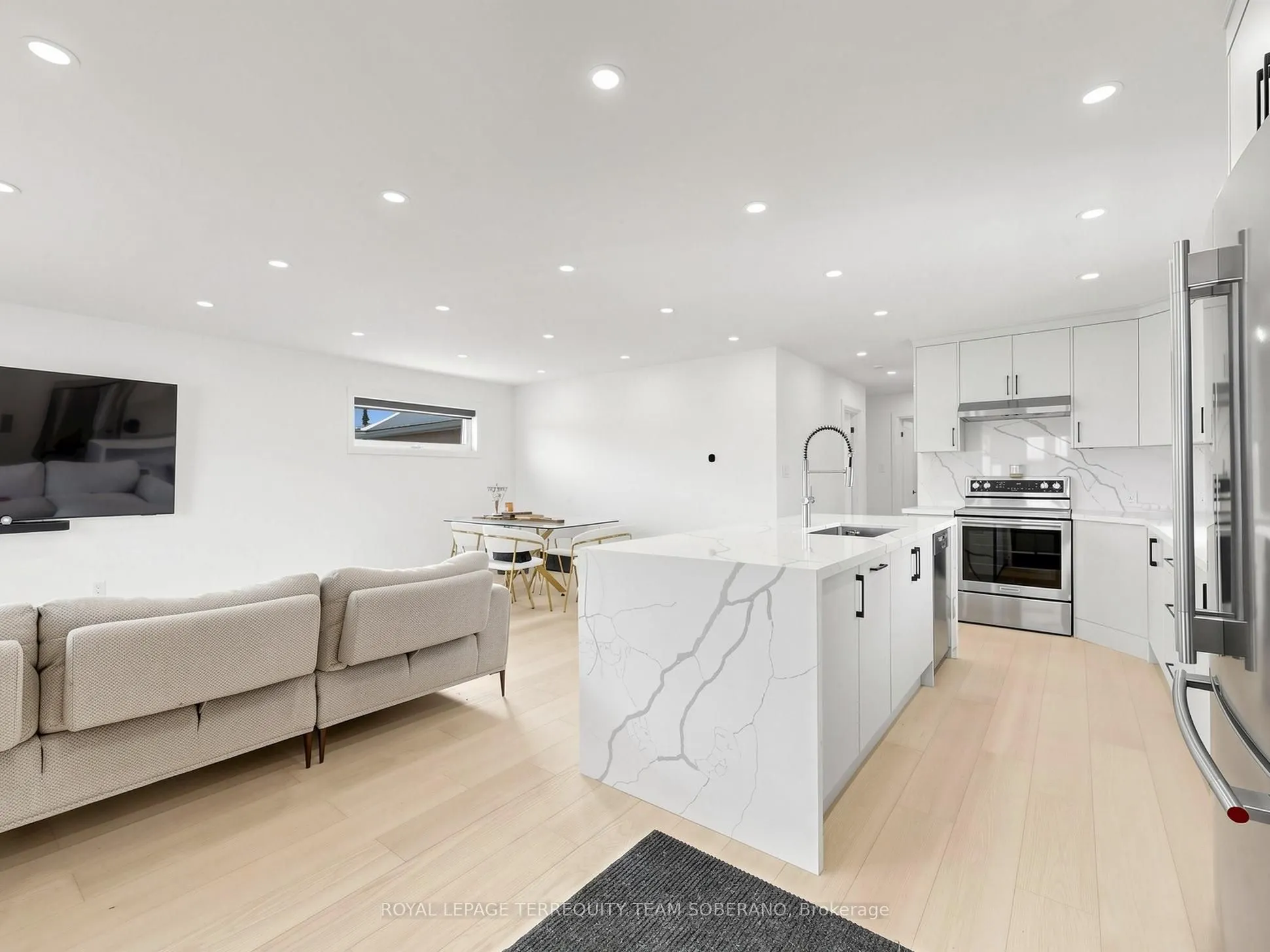 41 Bainbridge Avenue #Upper