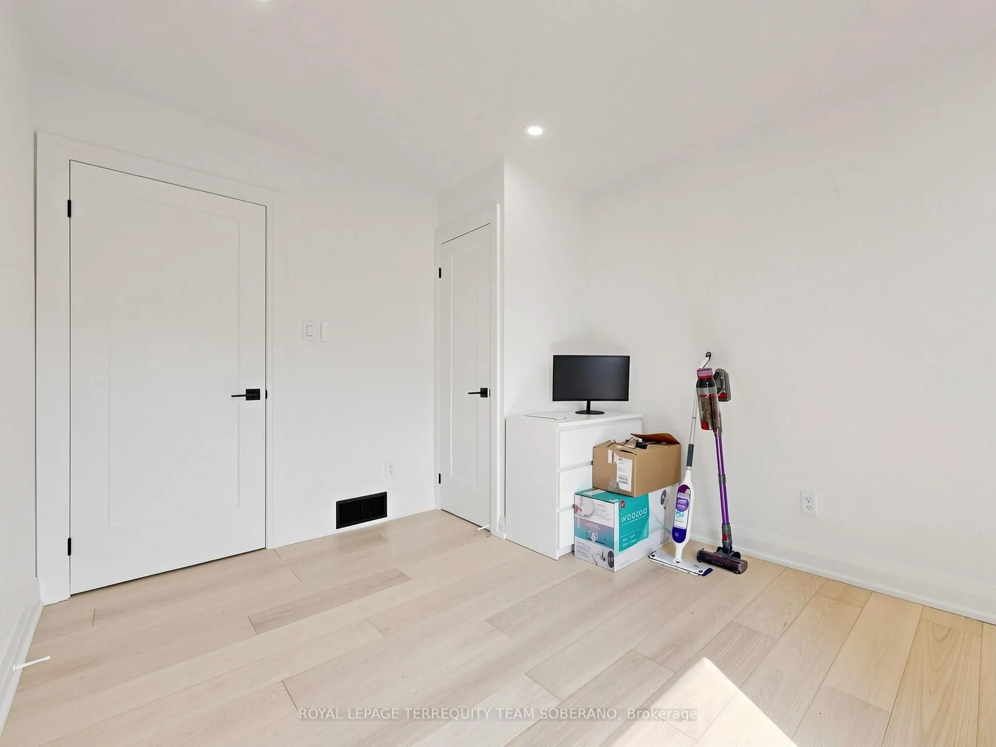 41 Bainbridge Avenue #Upper