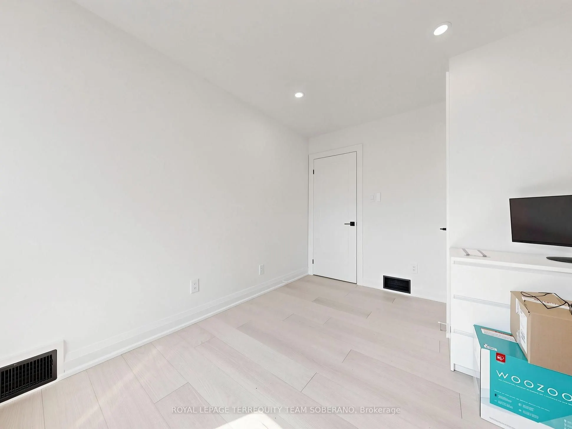 41 Bainbridge Avenue #Upper