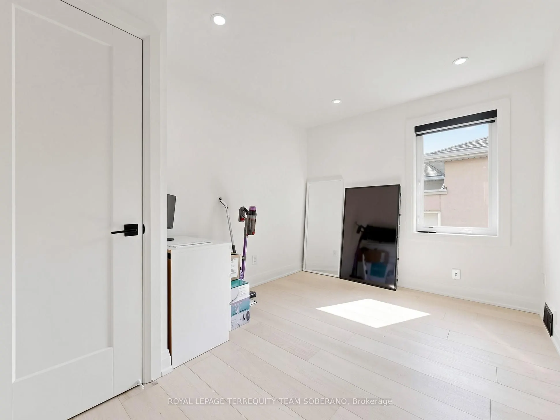 41 Bainbridge Avenue #Upper