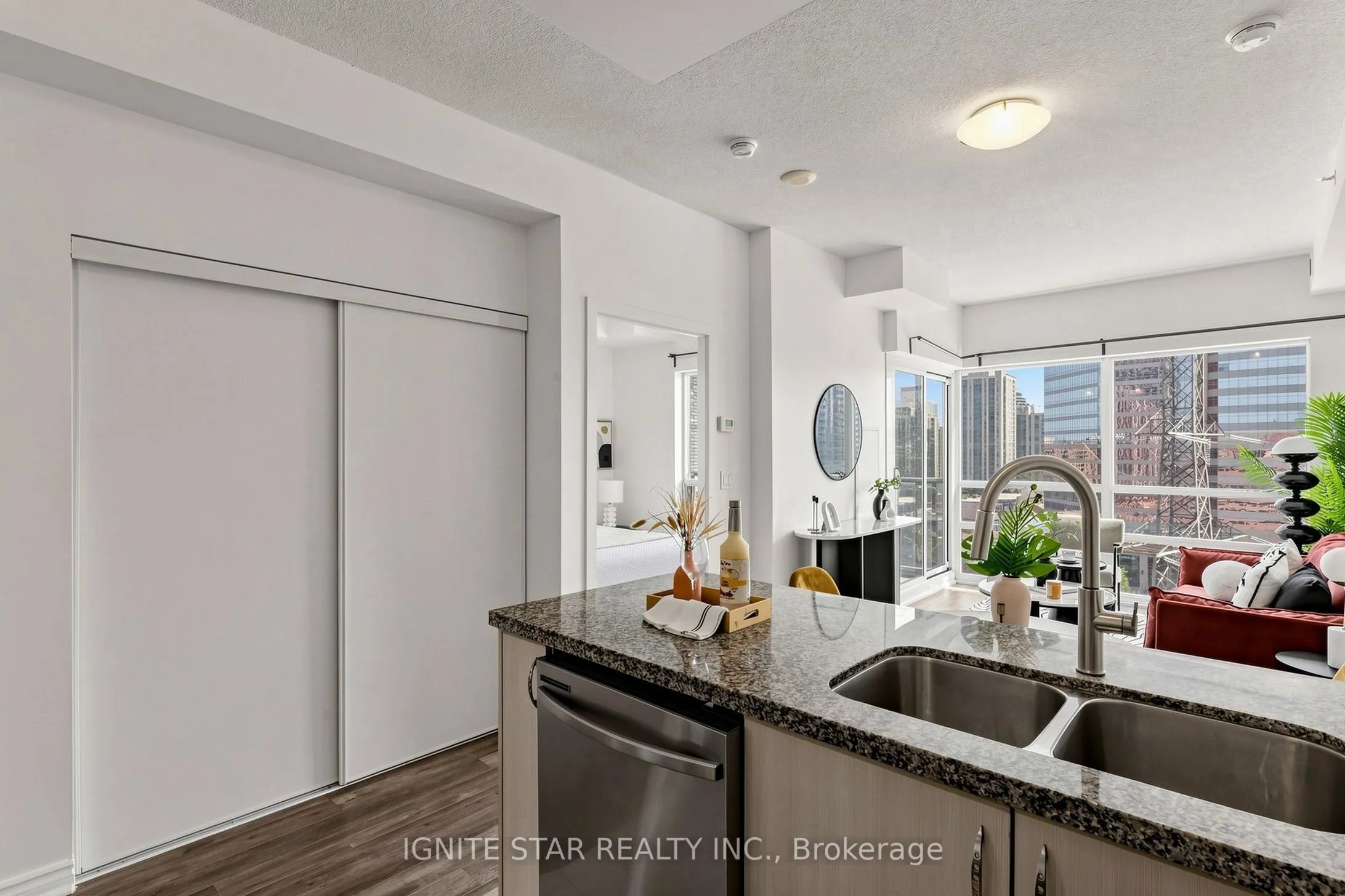 5740 Yonge Street #1201
