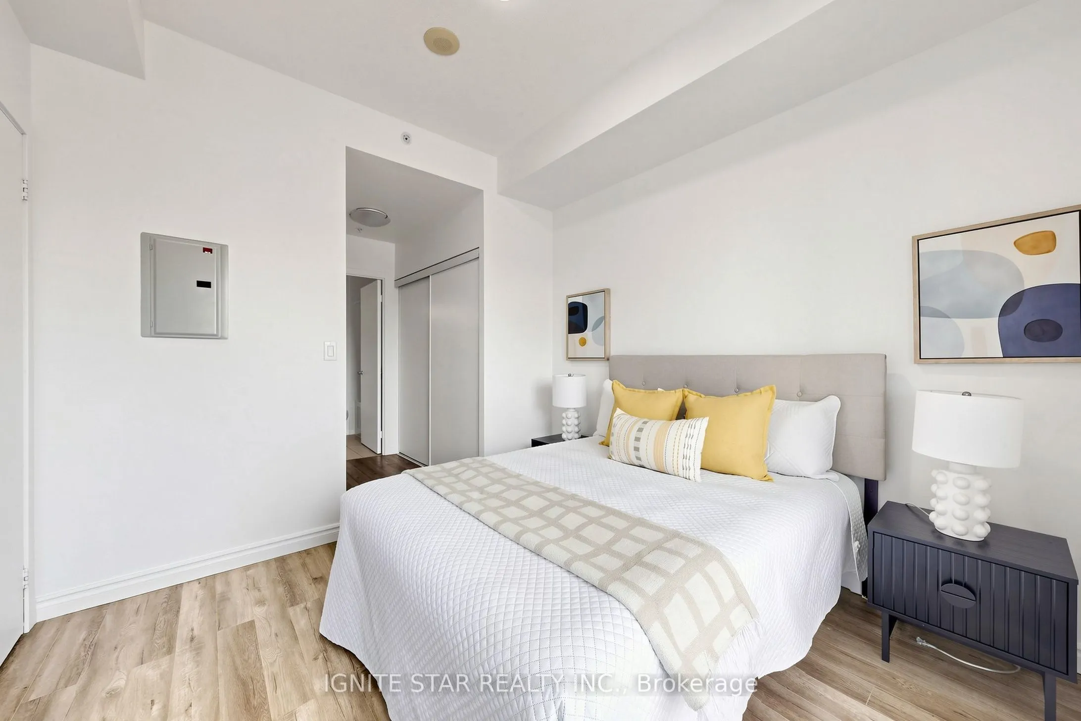 5740 Yonge Street #1201