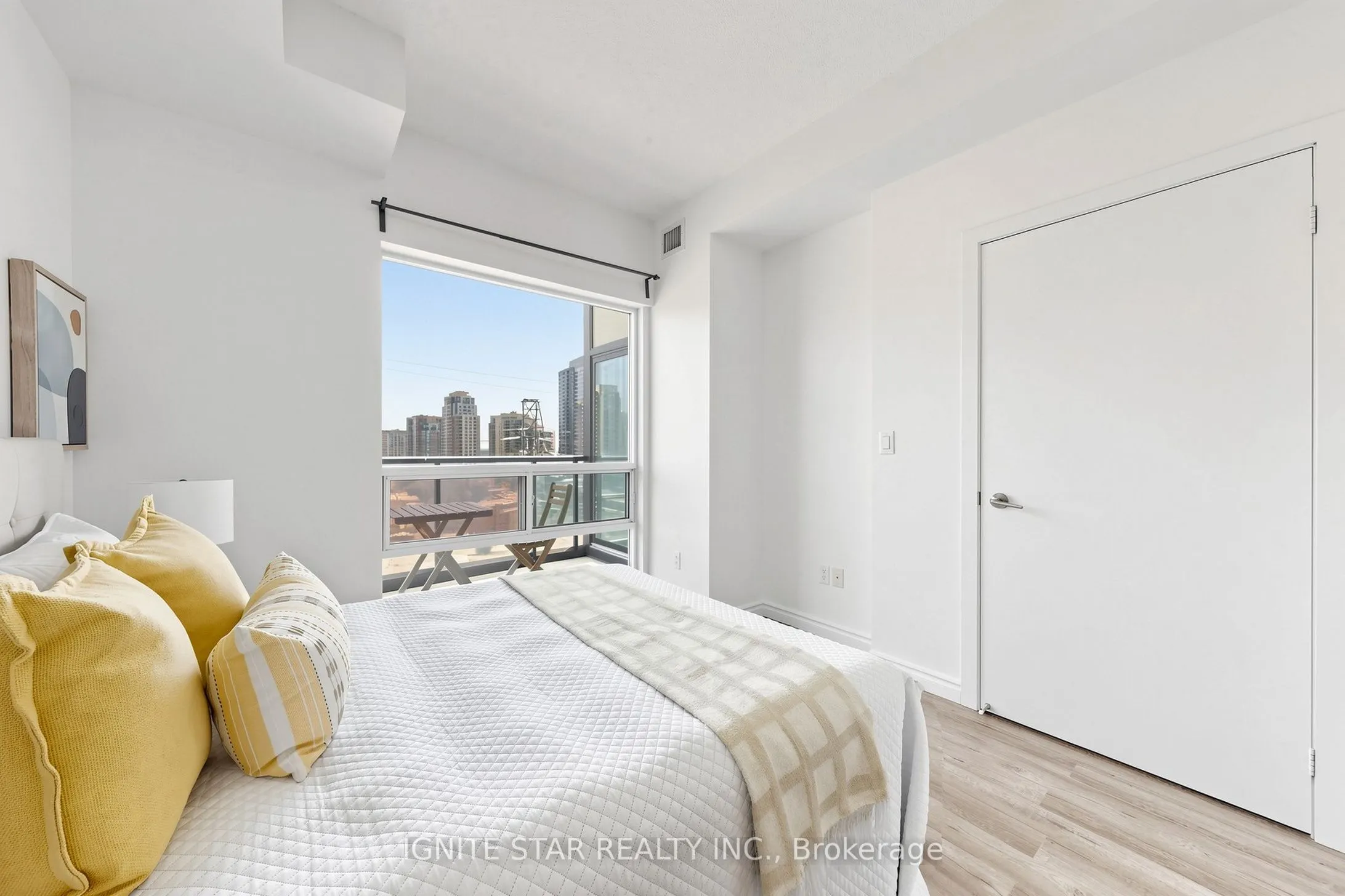 5740 Yonge Street #1201