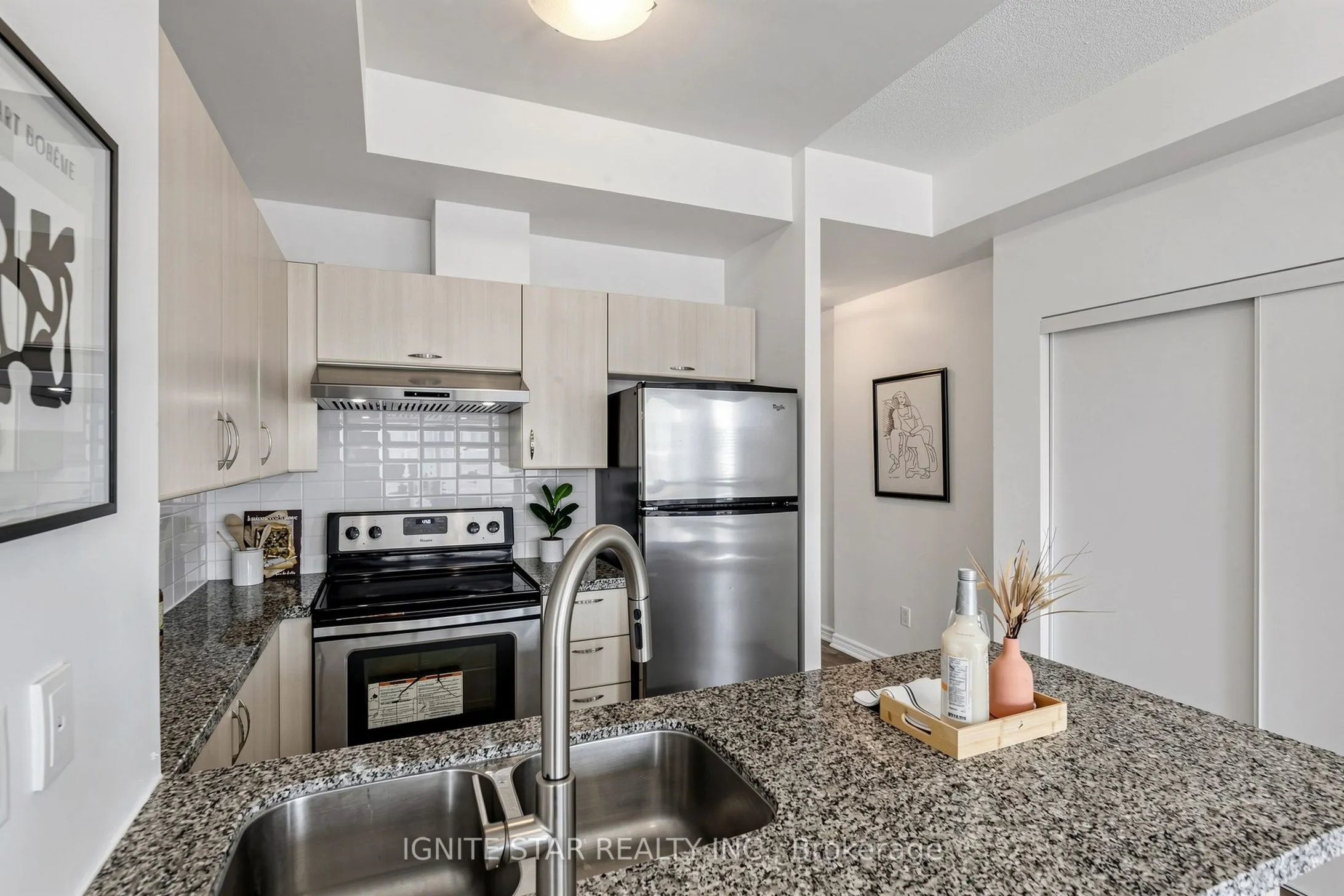 5740 Yonge Street #1201
