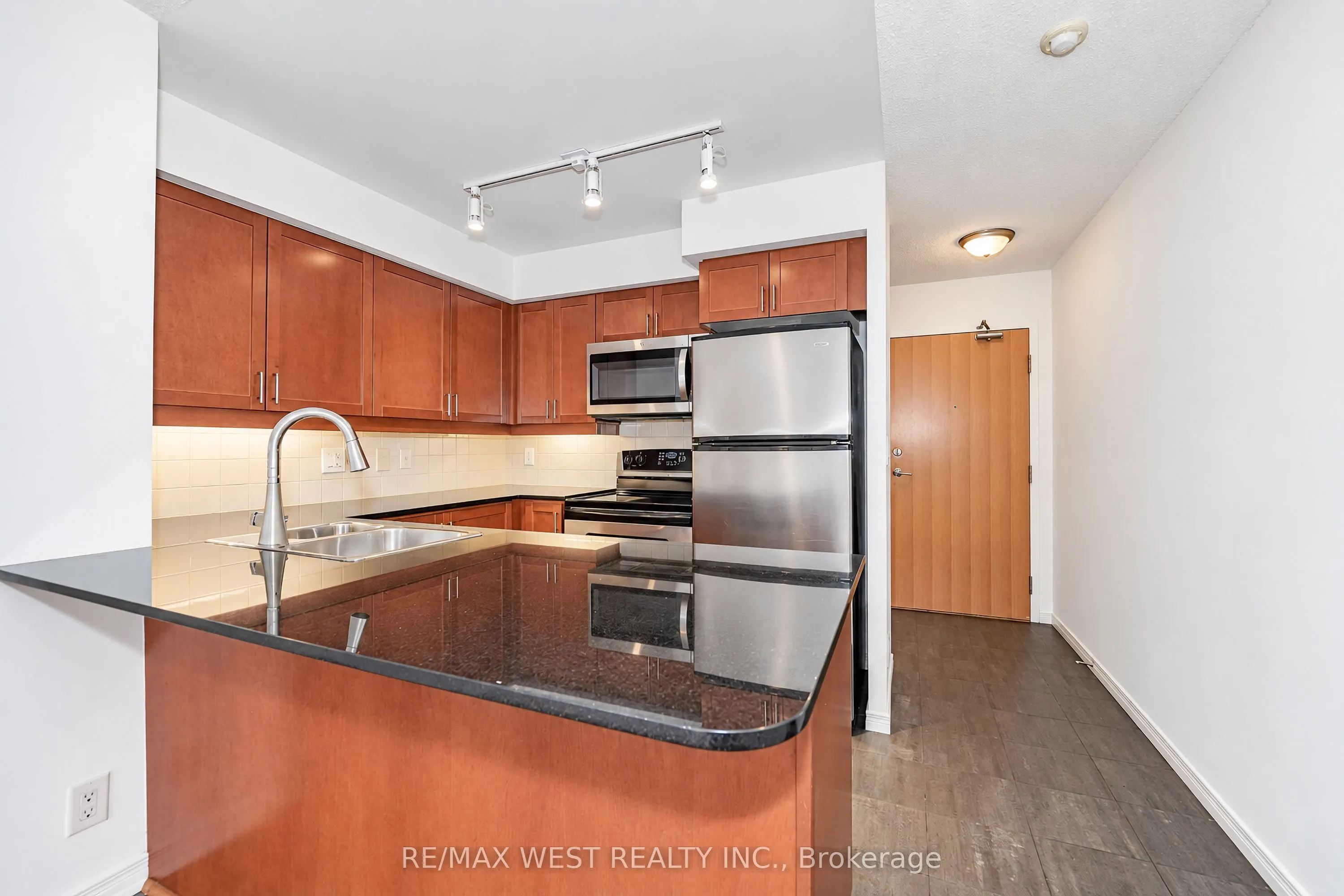 736 Spadina Avenue #1211