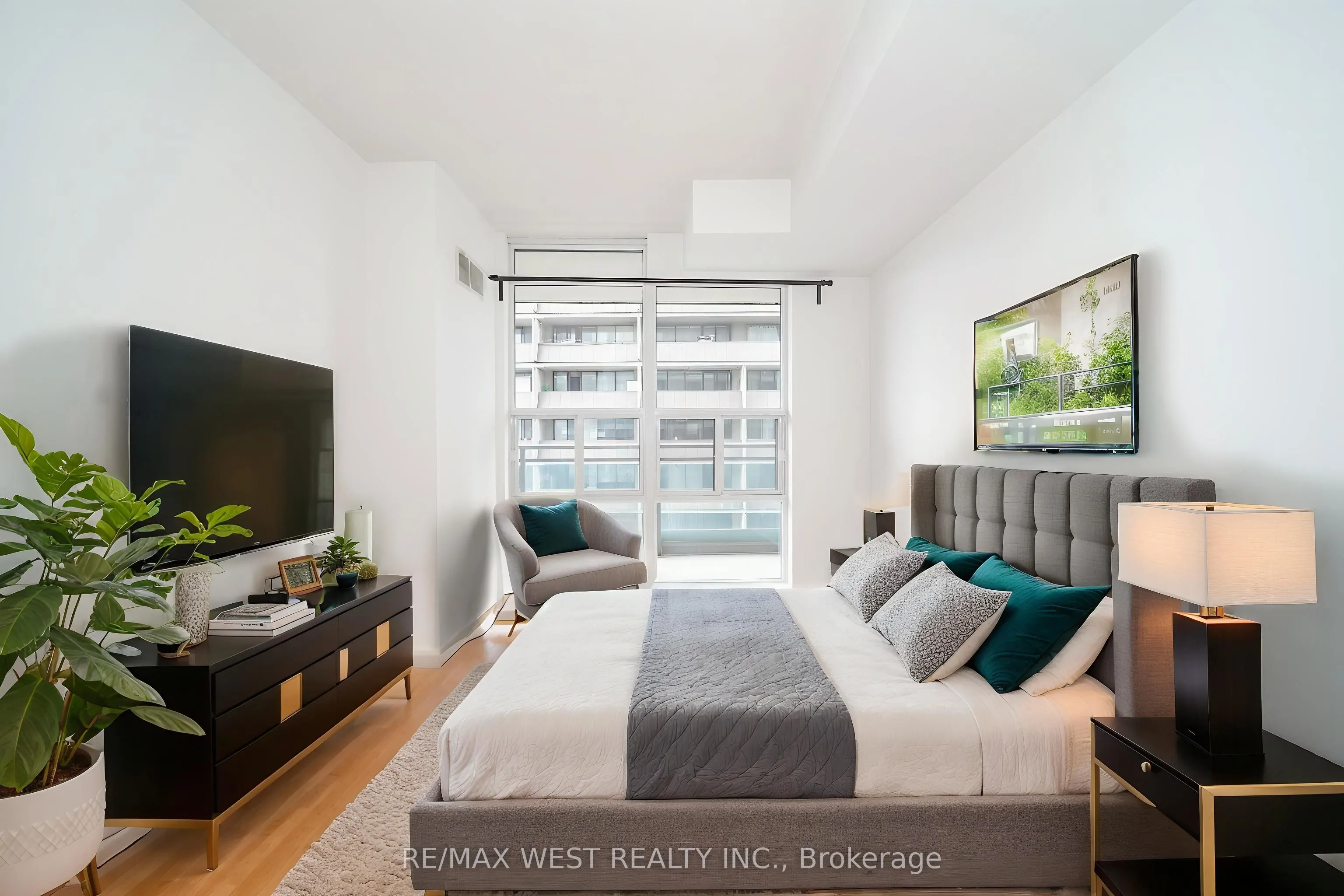 736 Spadina Avenue #1211