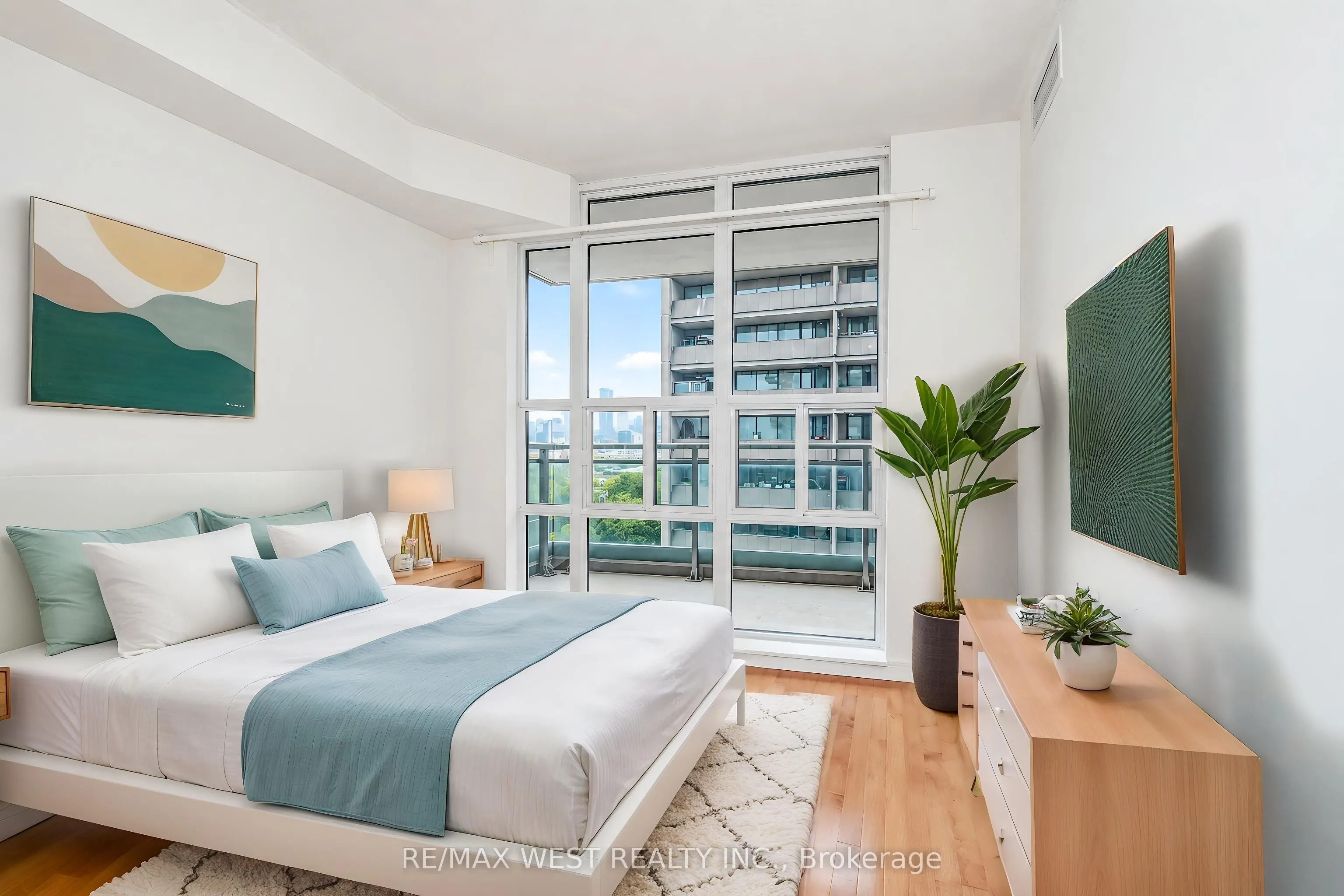 736 Spadina Avenue #1211