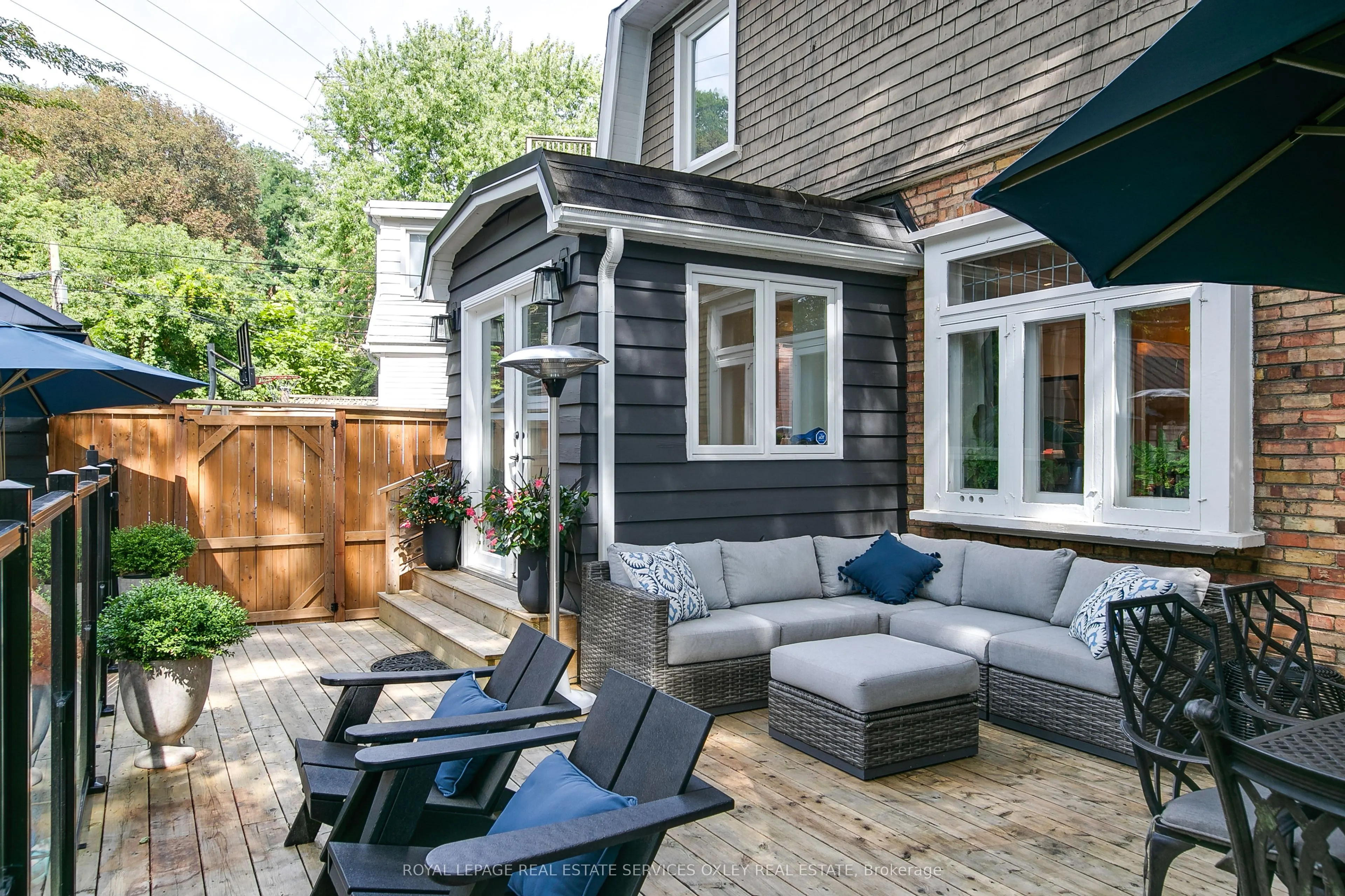 20 Edgewood Crescent