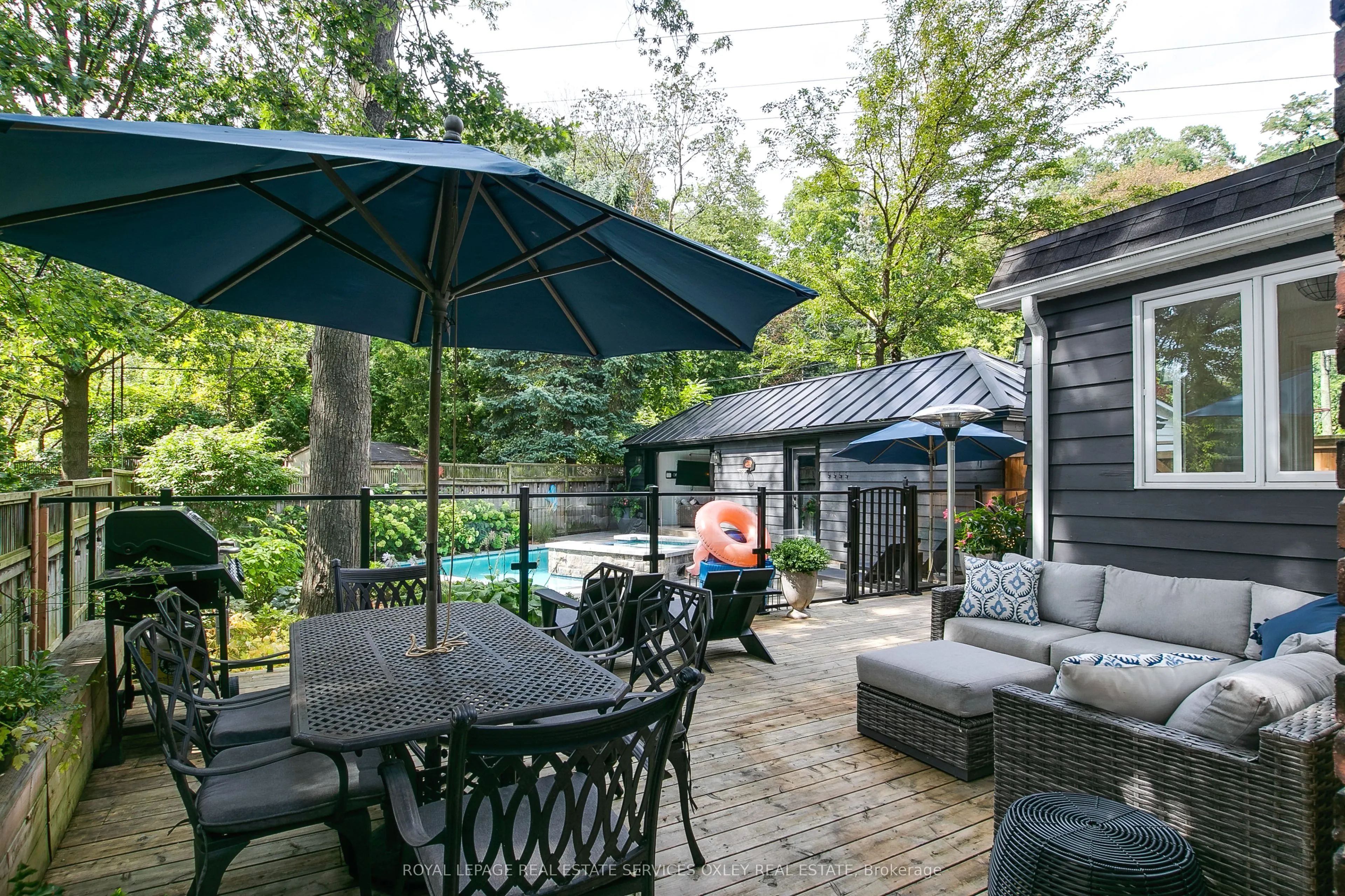 20 Edgewood Crescent