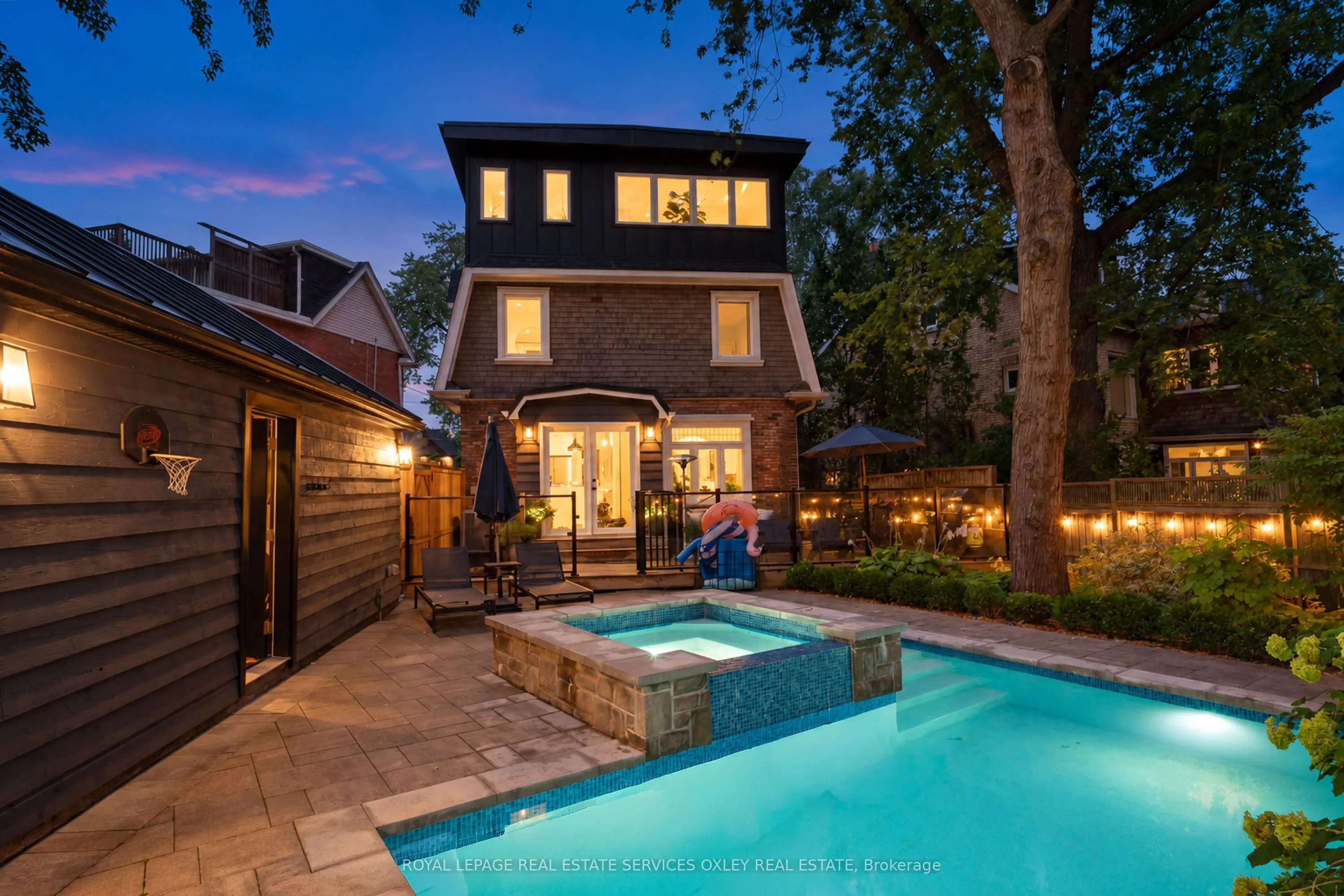 20 Edgewood Crescent