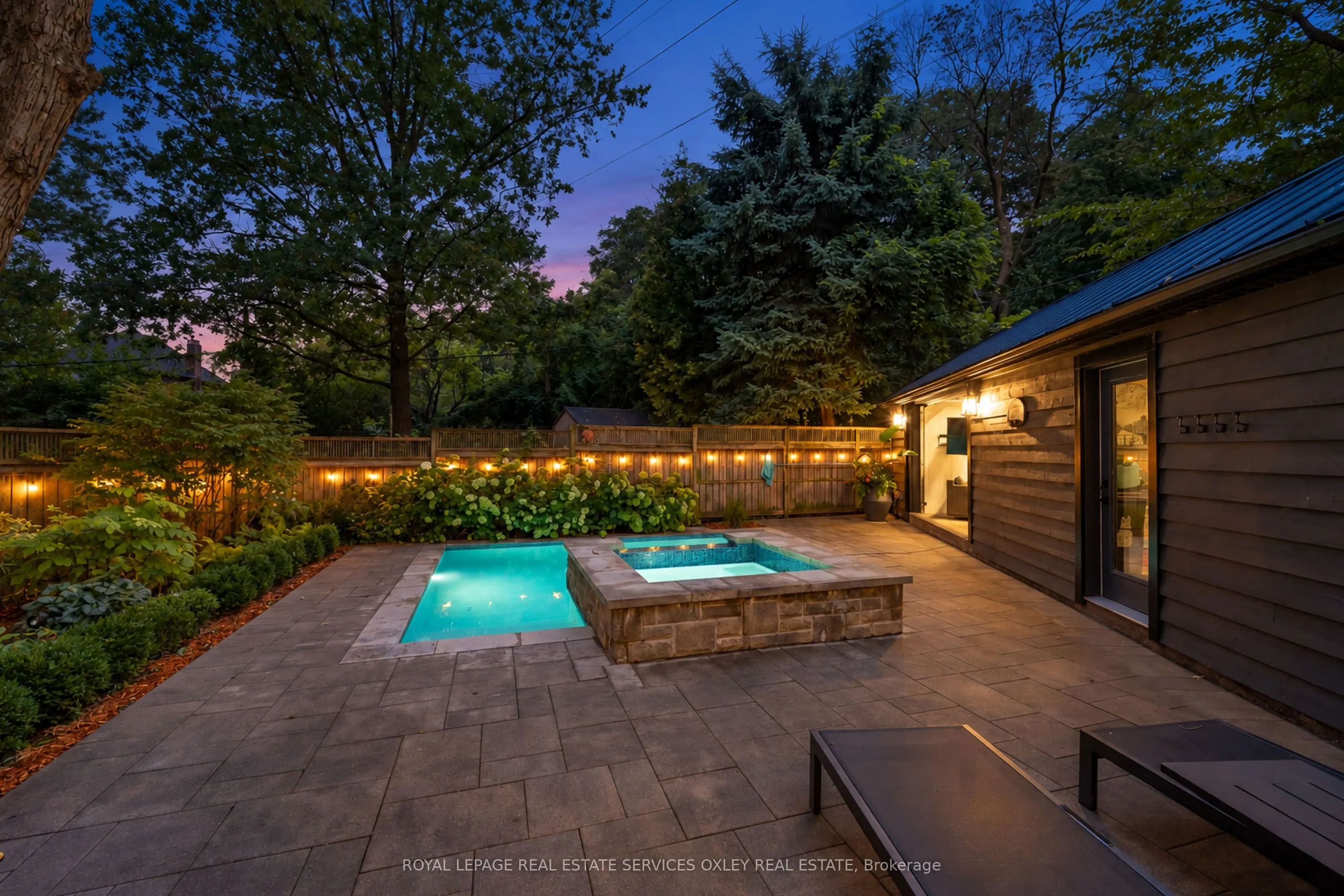 20 Edgewood Crescent