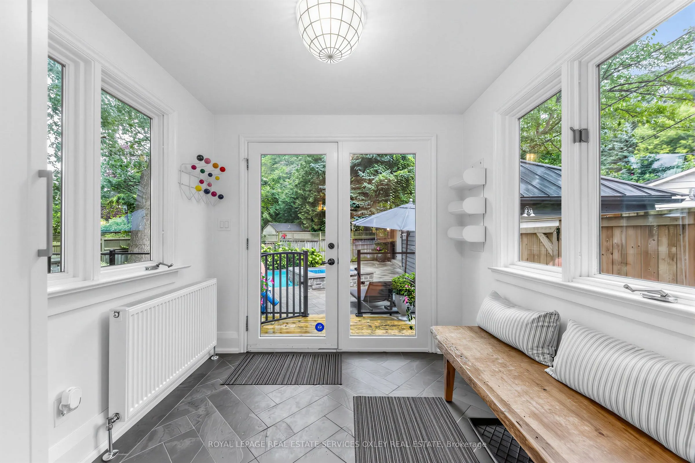 20 Edgewood Crescent