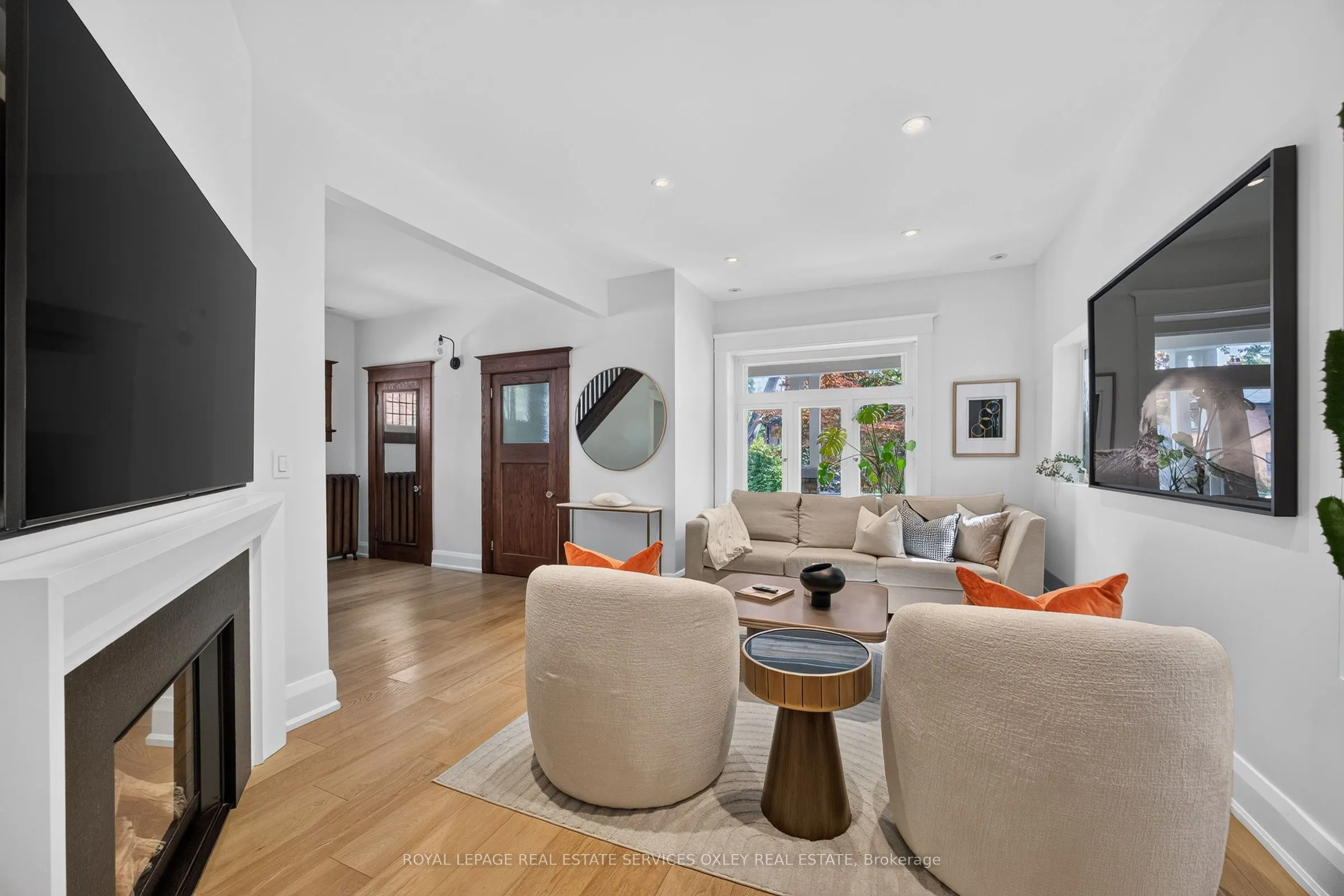 20 Edgewood Crescent