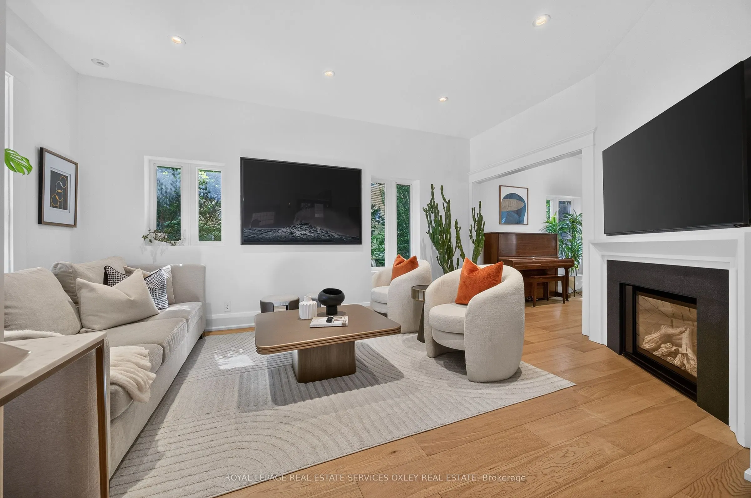 20 Edgewood Crescent