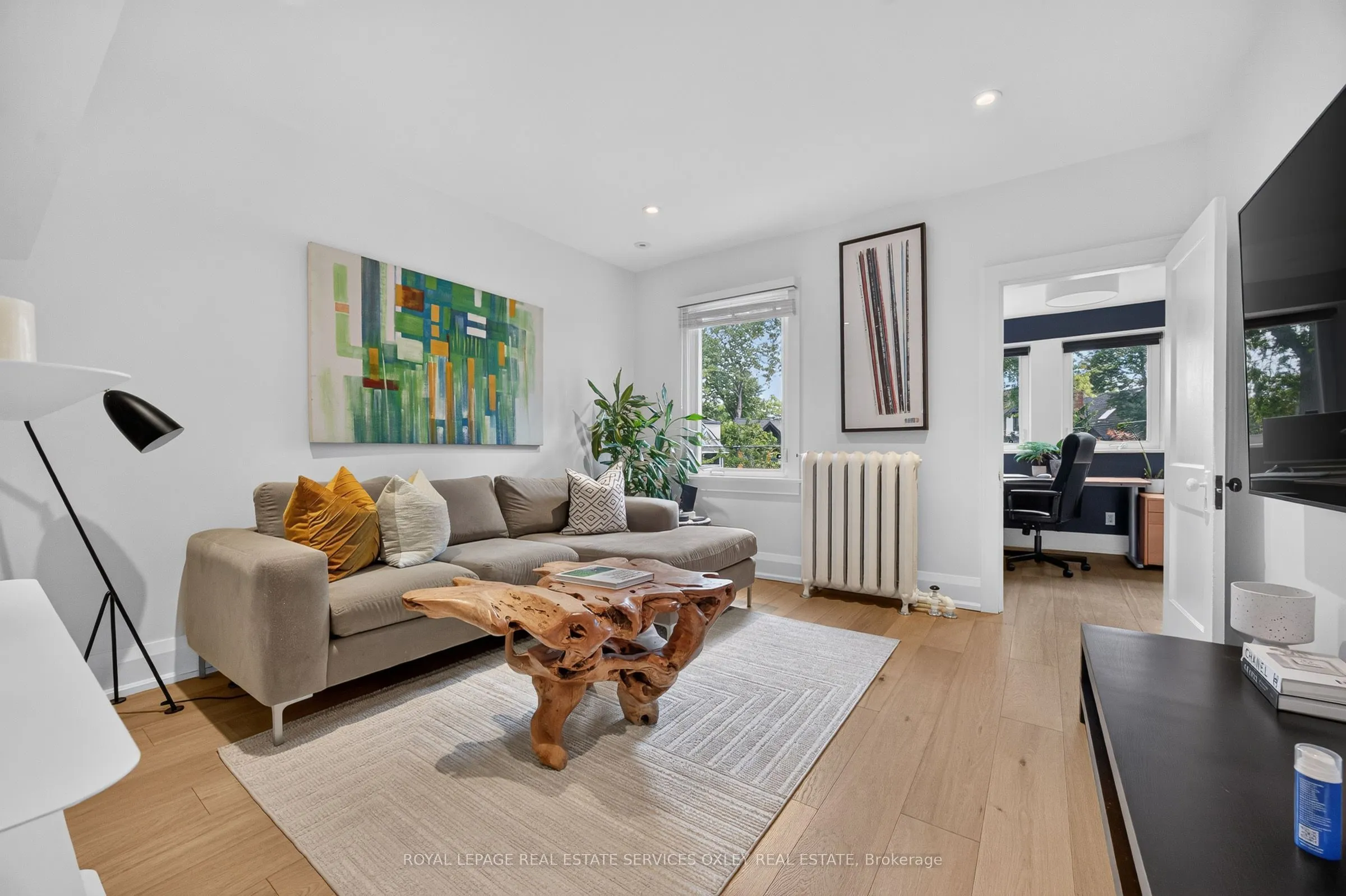 20 Edgewood Crescent