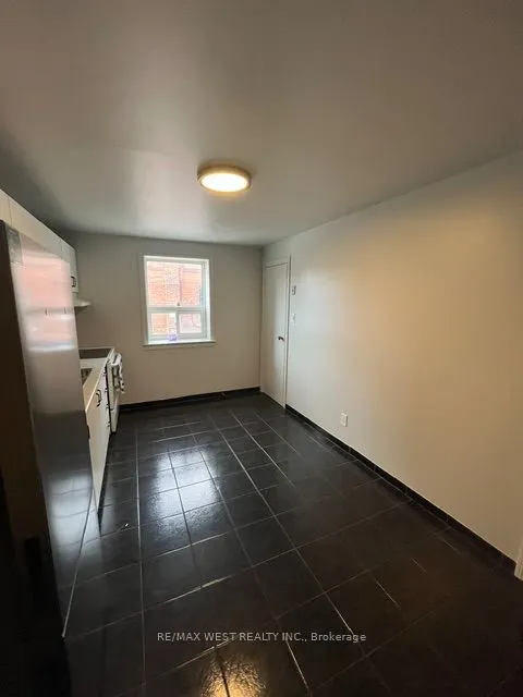 932 Dundas Street #2
