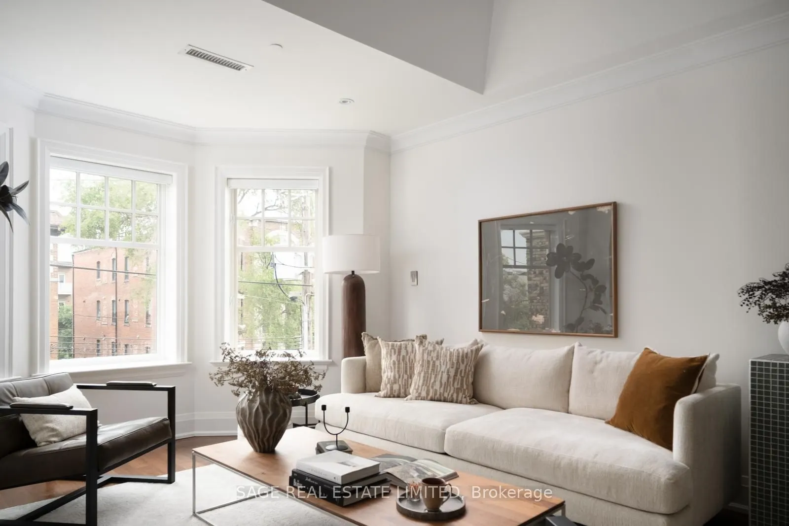 319 Lonsdale Road #3D