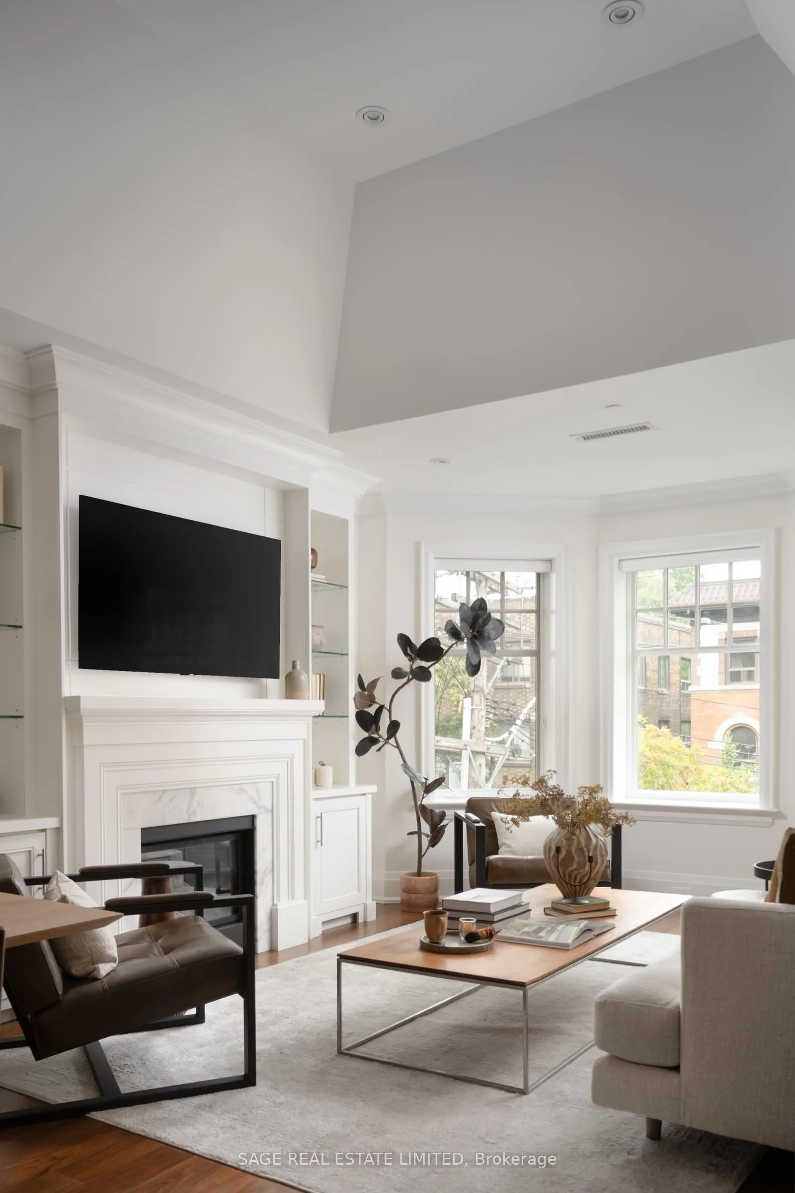 319 Lonsdale Road #3D