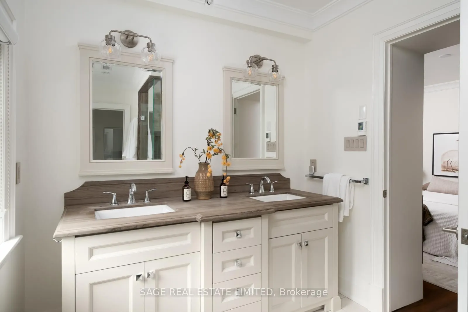 319 Lonsdale Road #3D