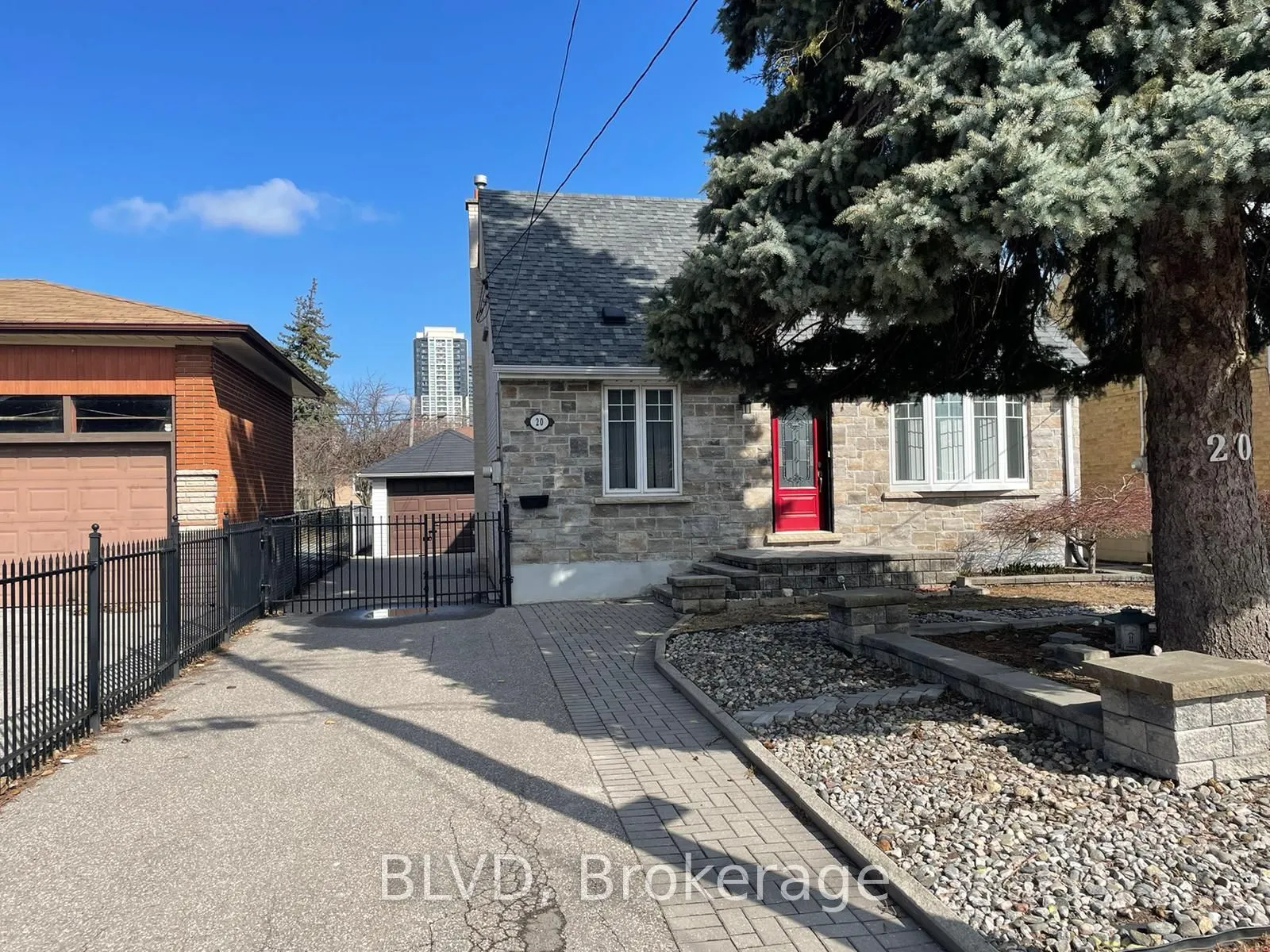20 Athabaska Avenue