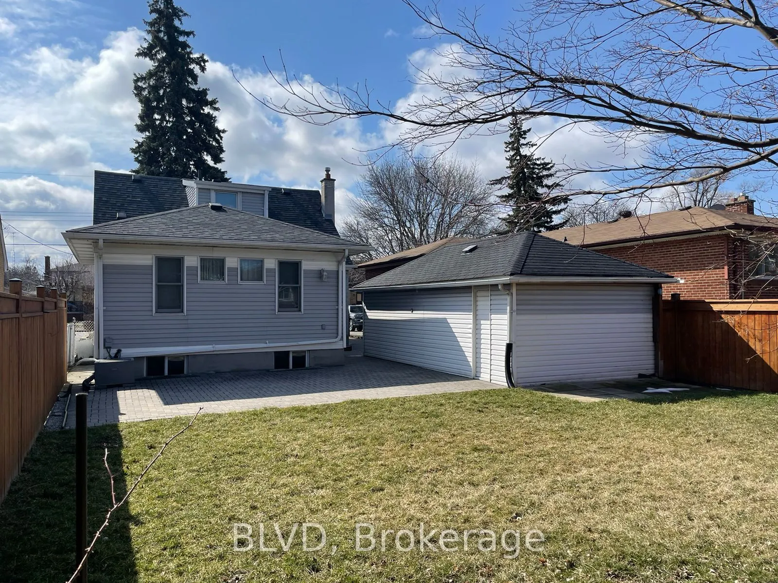 20 Athabaska Avenue