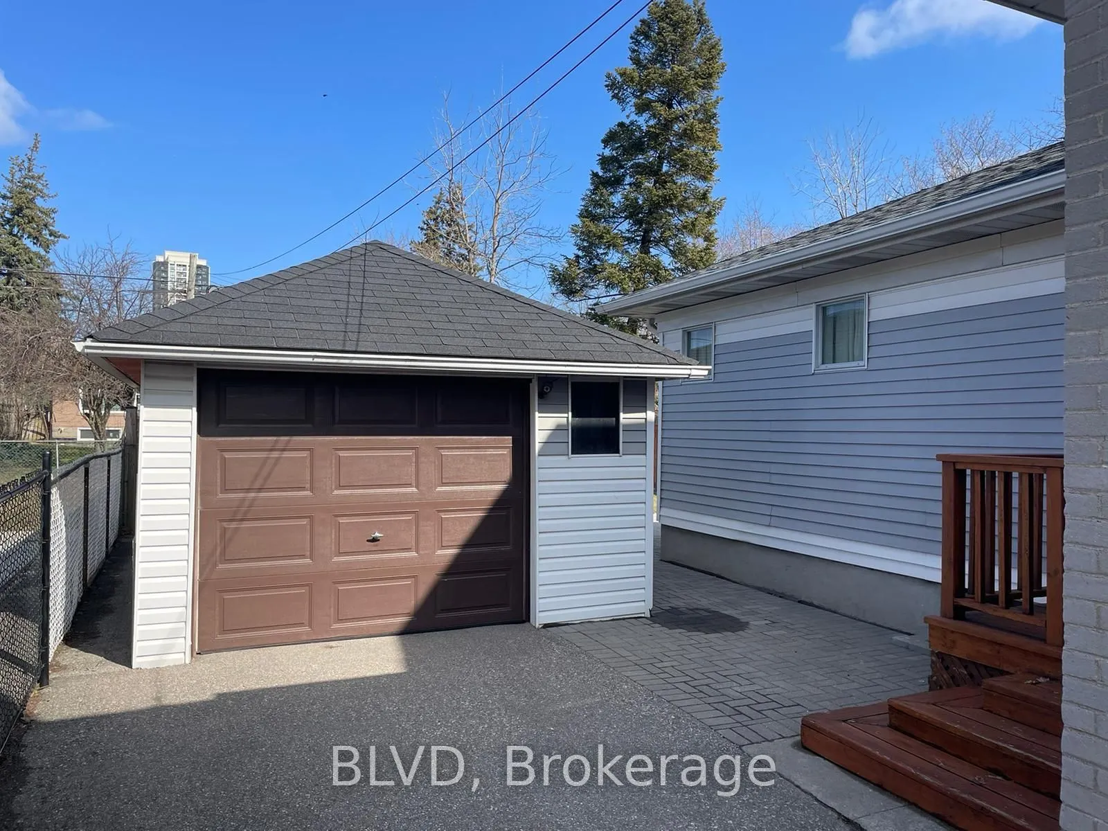 20 Athabaska Avenue