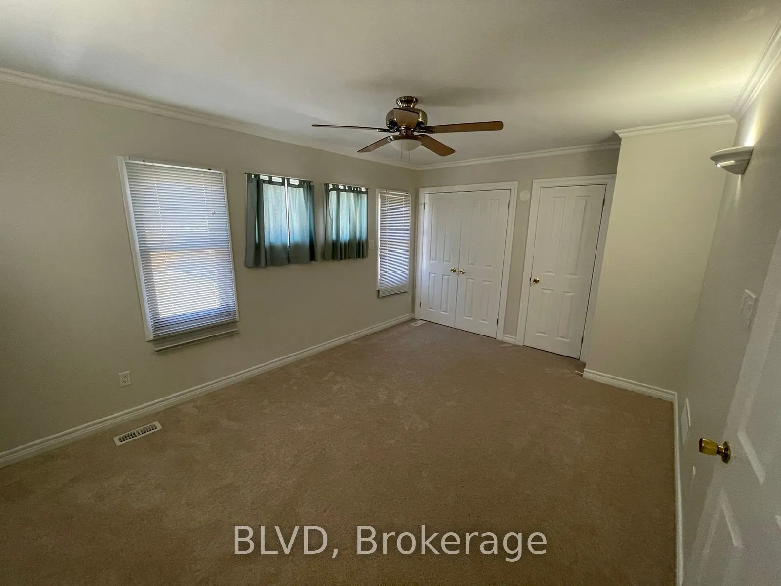 20 Athabaska Avenue
