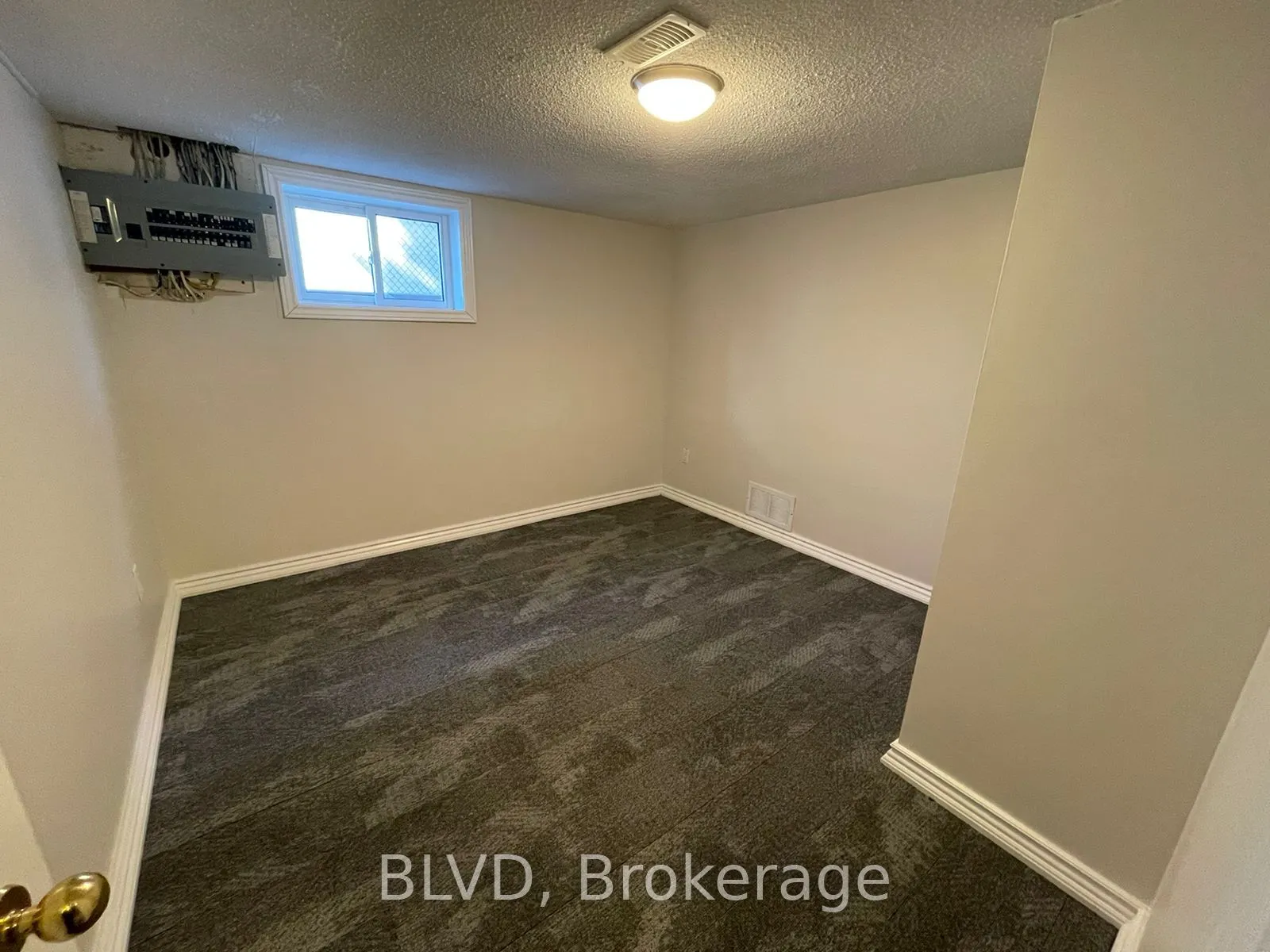 20 Athabaska Avenue