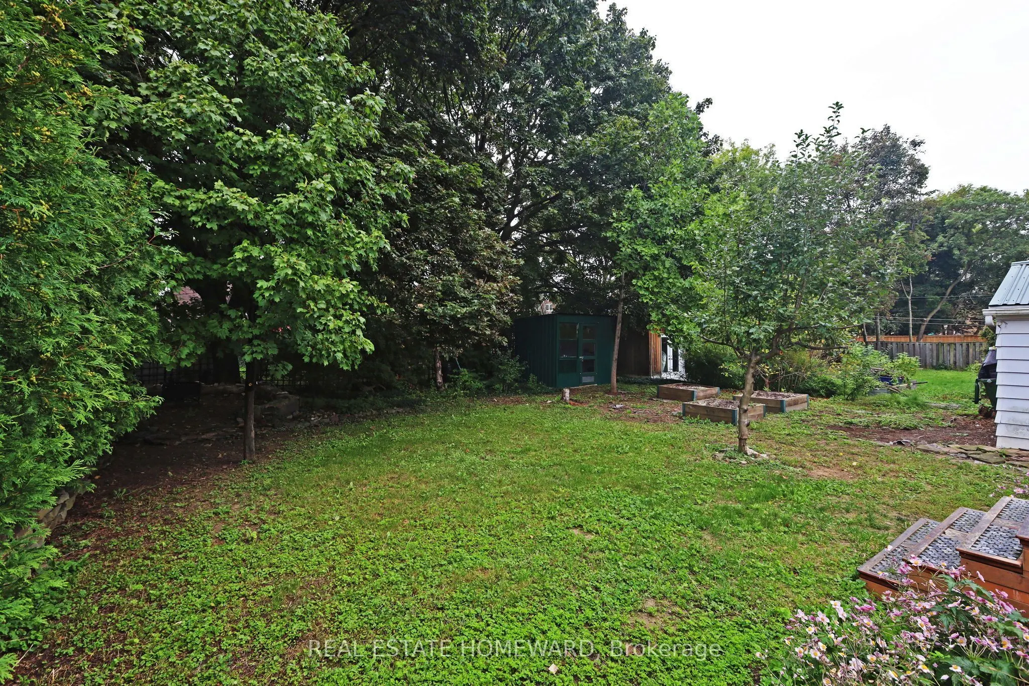 9 Dromore Crescent