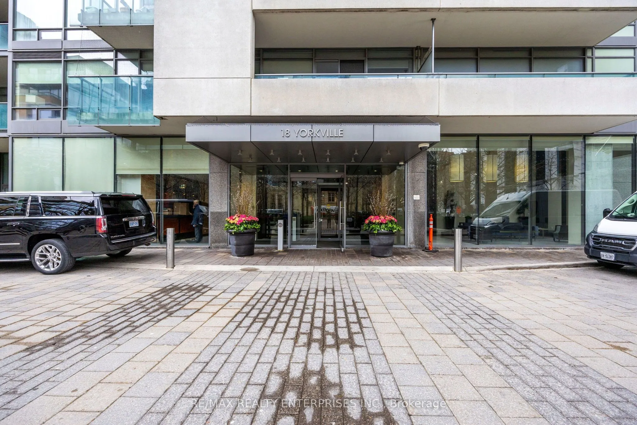 18 Yorkville Avenue W #2706