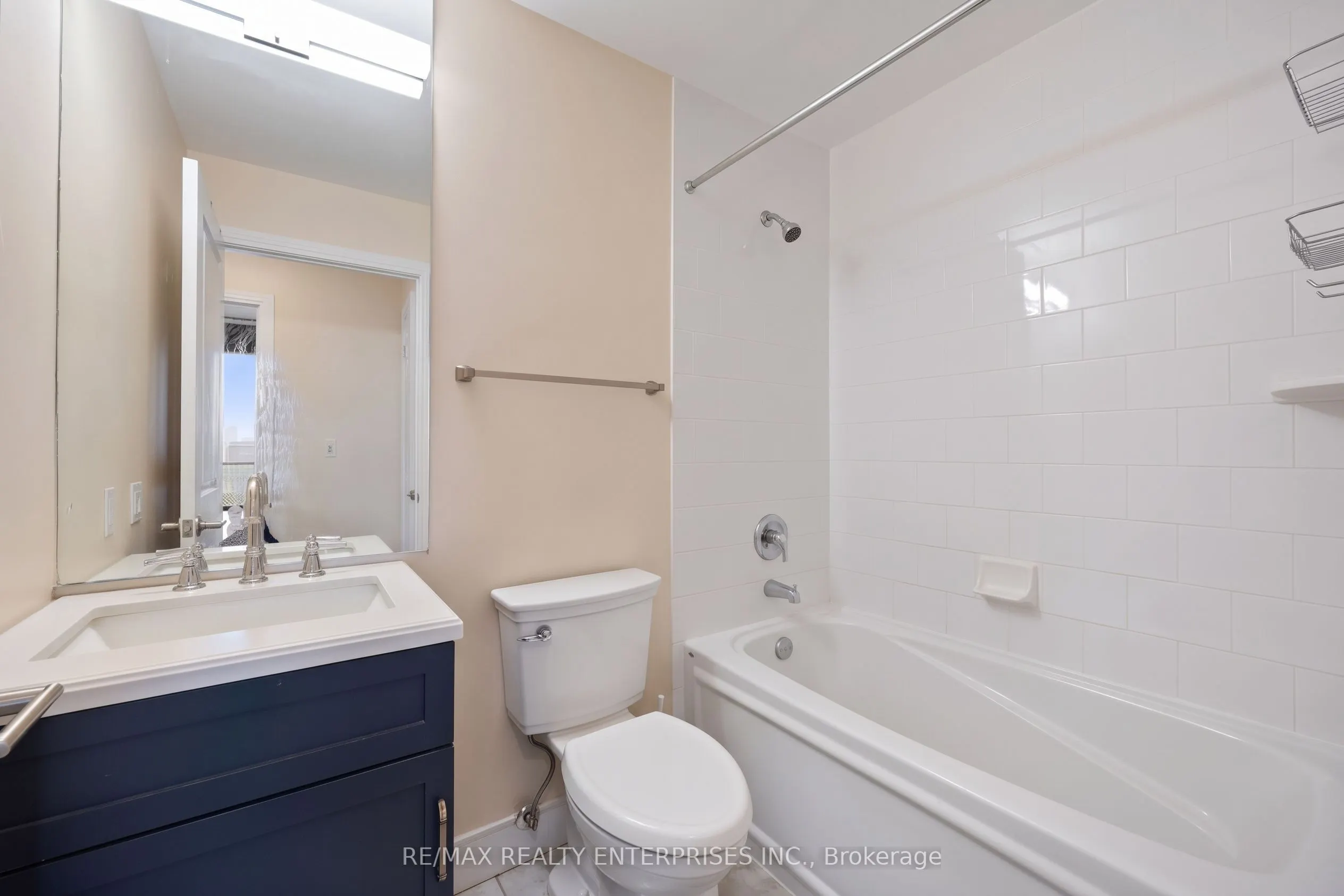 18 Yorkville Avenue W #2706