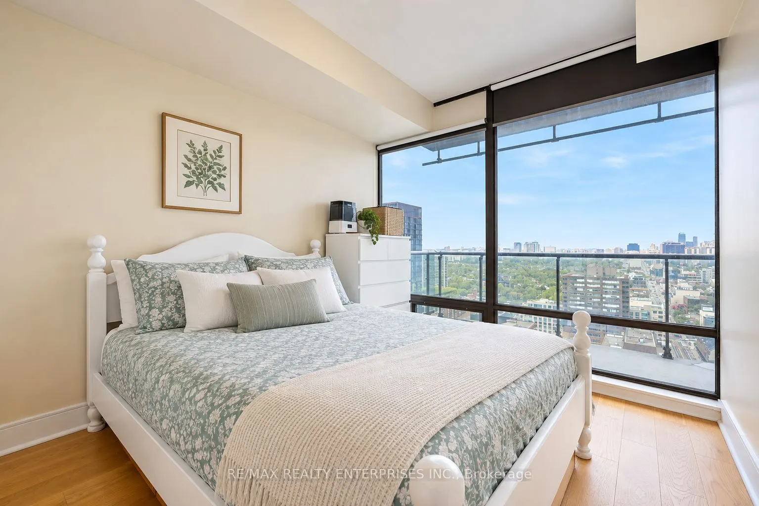 18 Yorkville Avenue W #2706