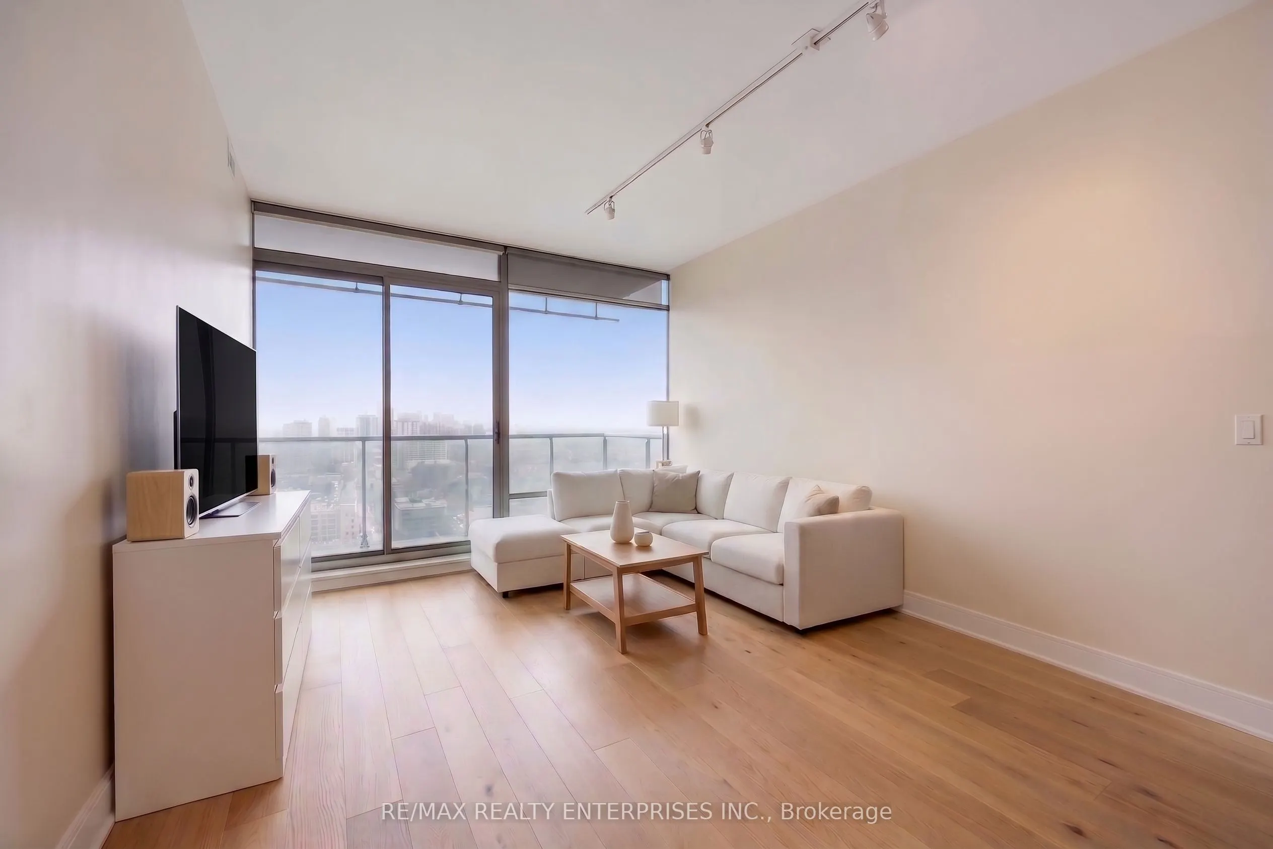 18 Yorkville Avenue W #2706