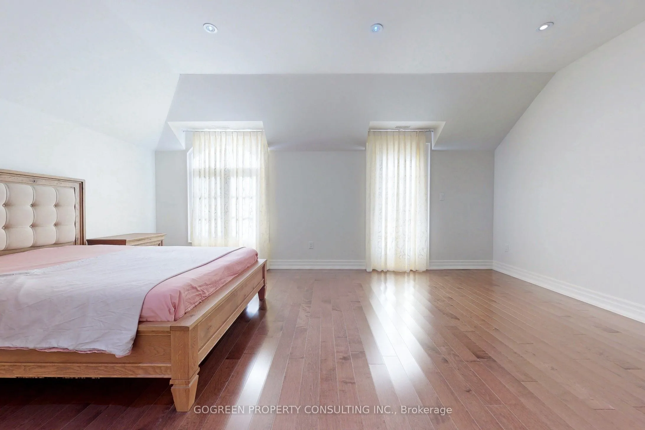 11 Elmview Avenue
