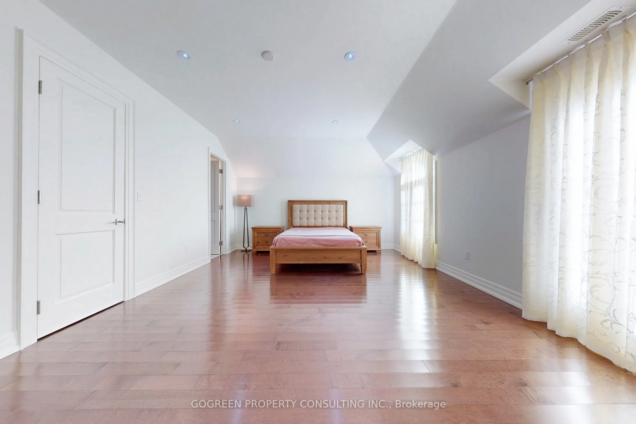 11 Elmview Avenue