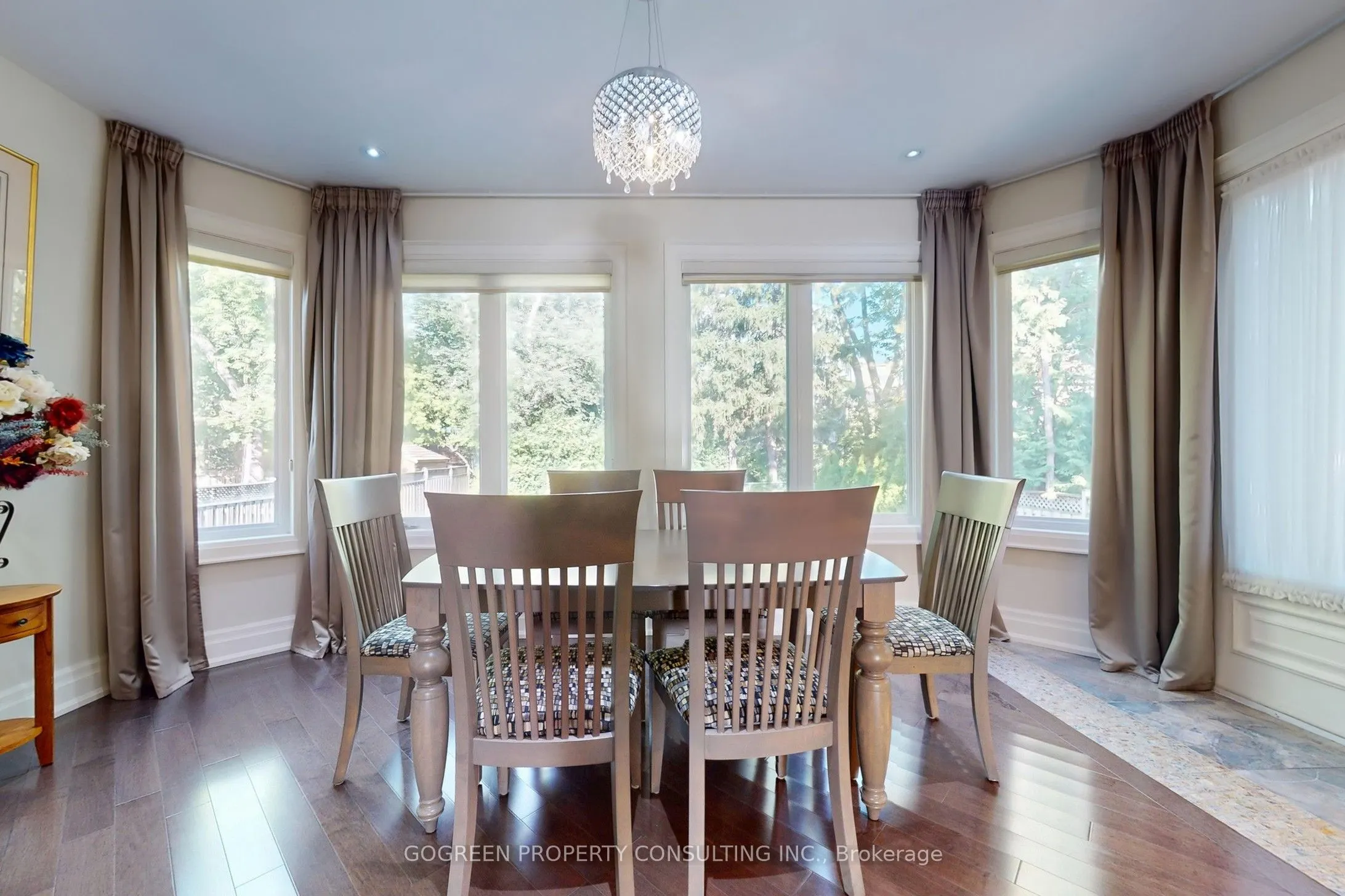 11 Elmview Avenue