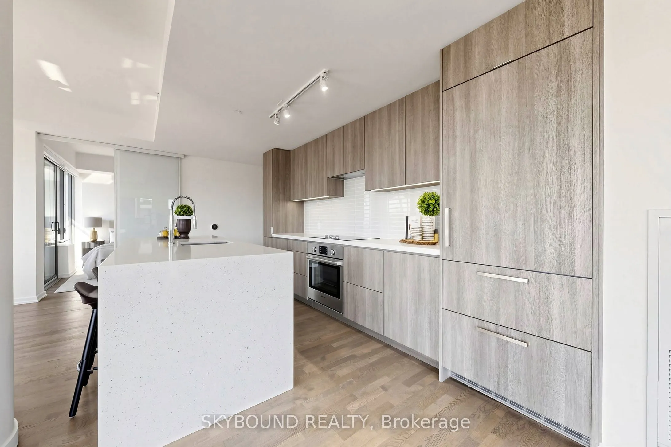 60 Colborne Street #907