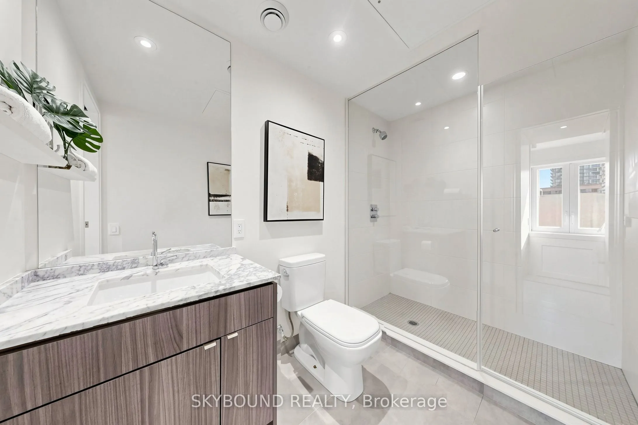 60 Colborne Street #907