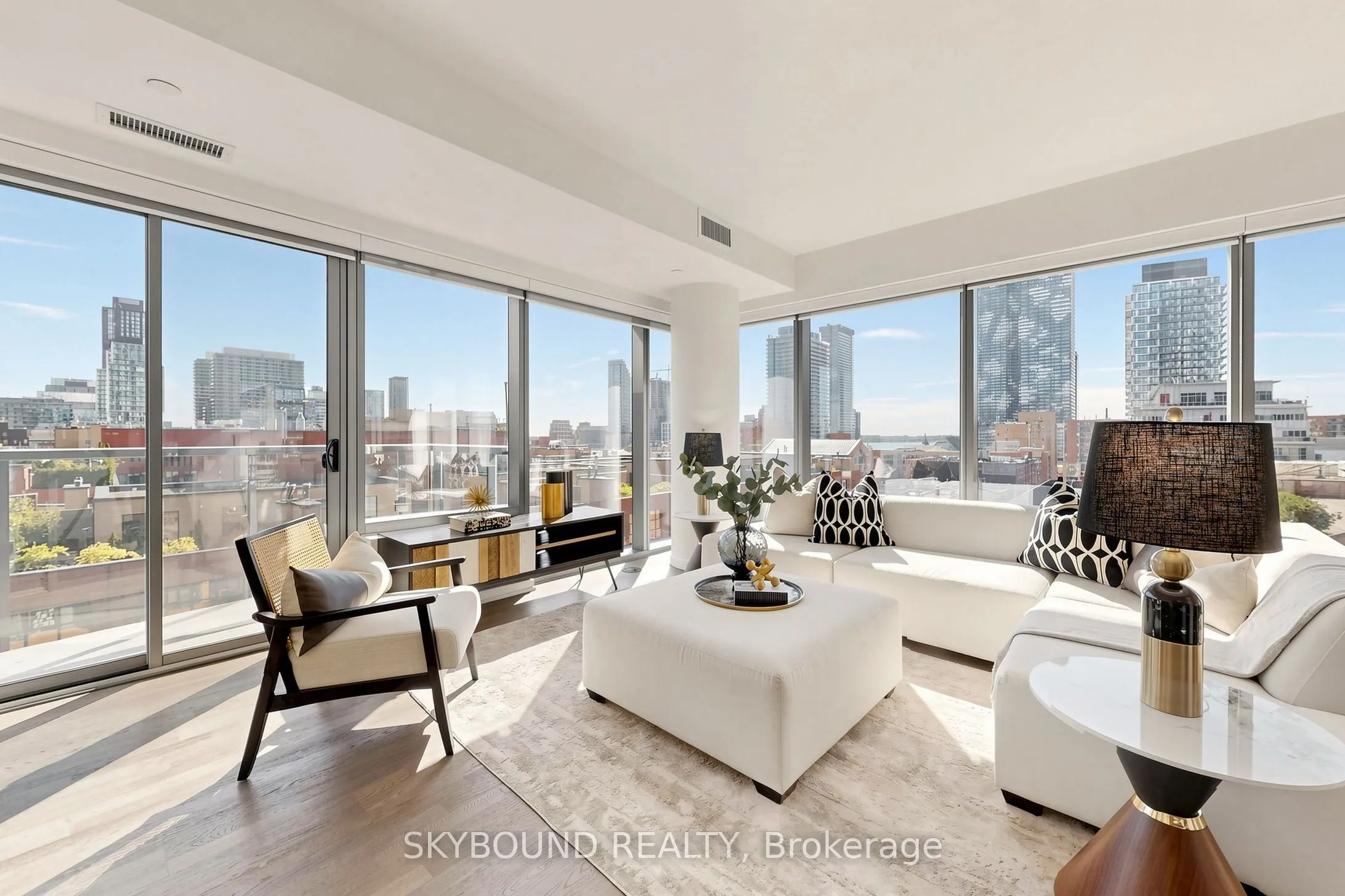 60 Colborne Street #907