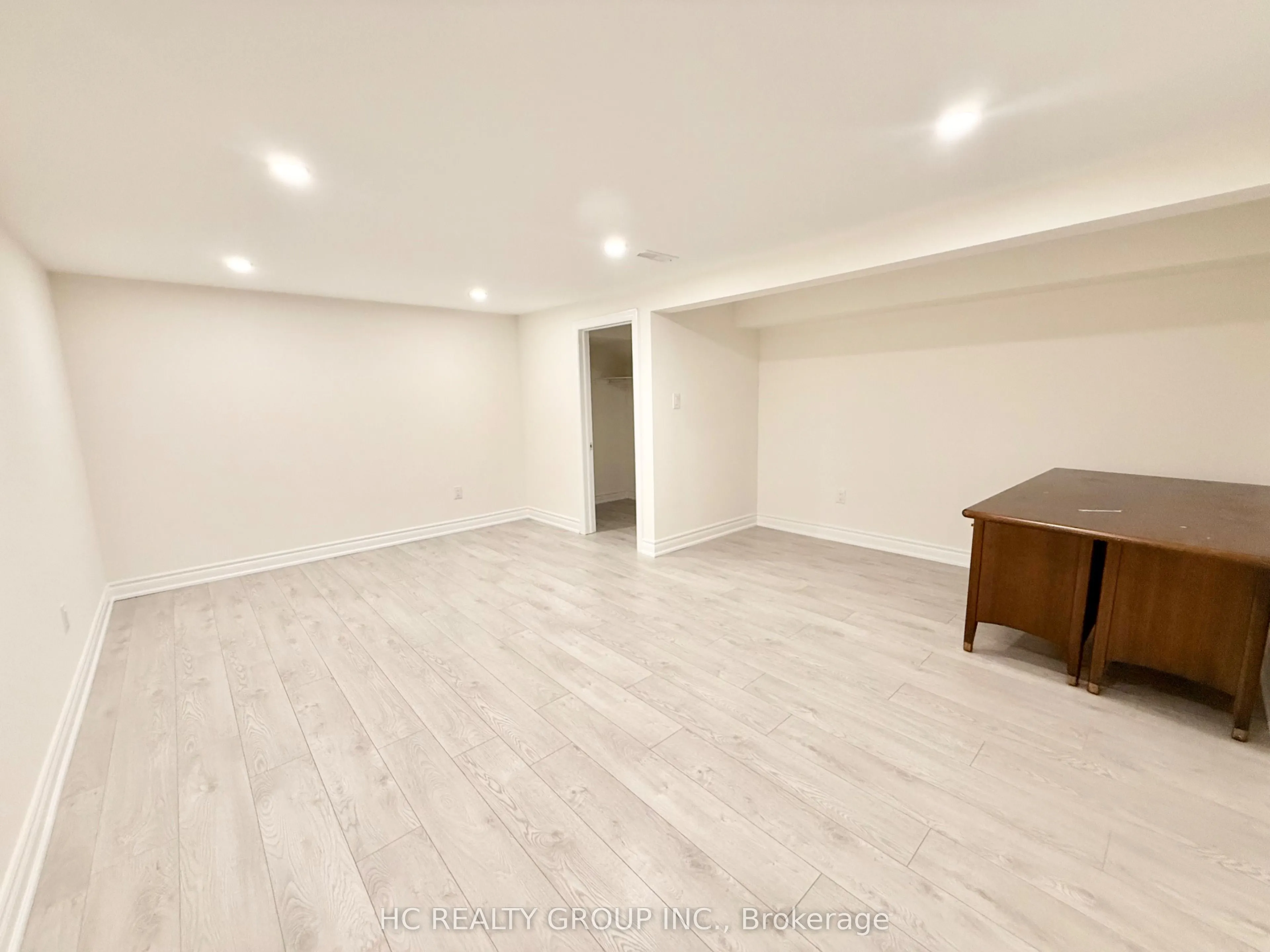 52 Dukinfield Crescent