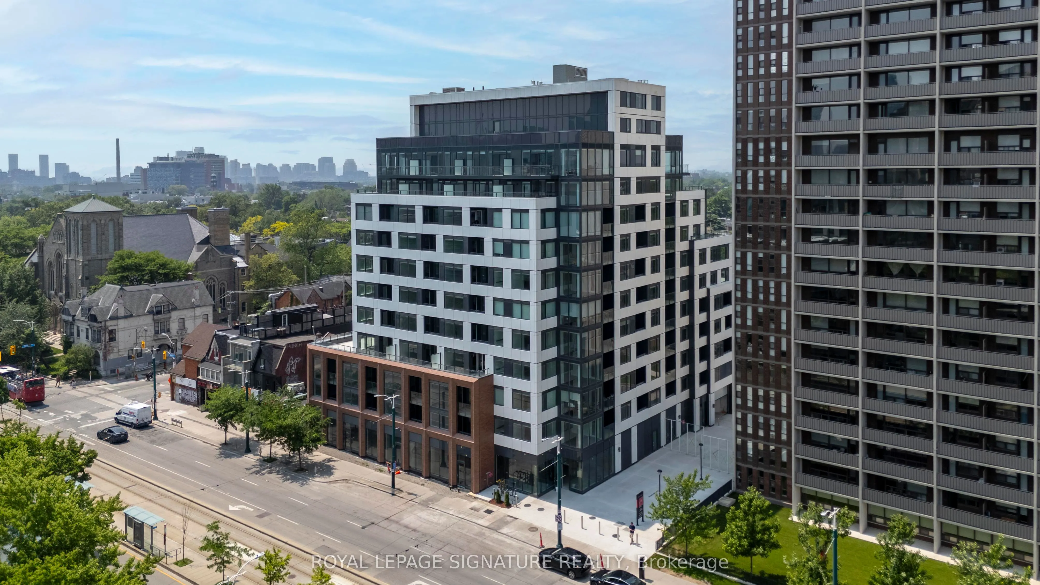 664 Spadina Avenue #604