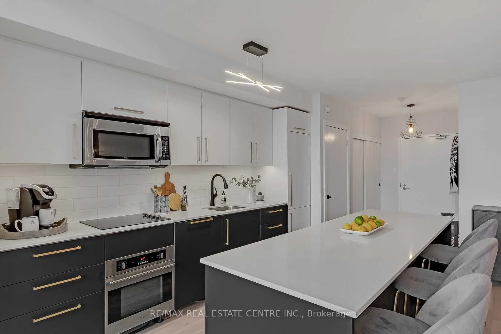 5 Hanna Avenue #407