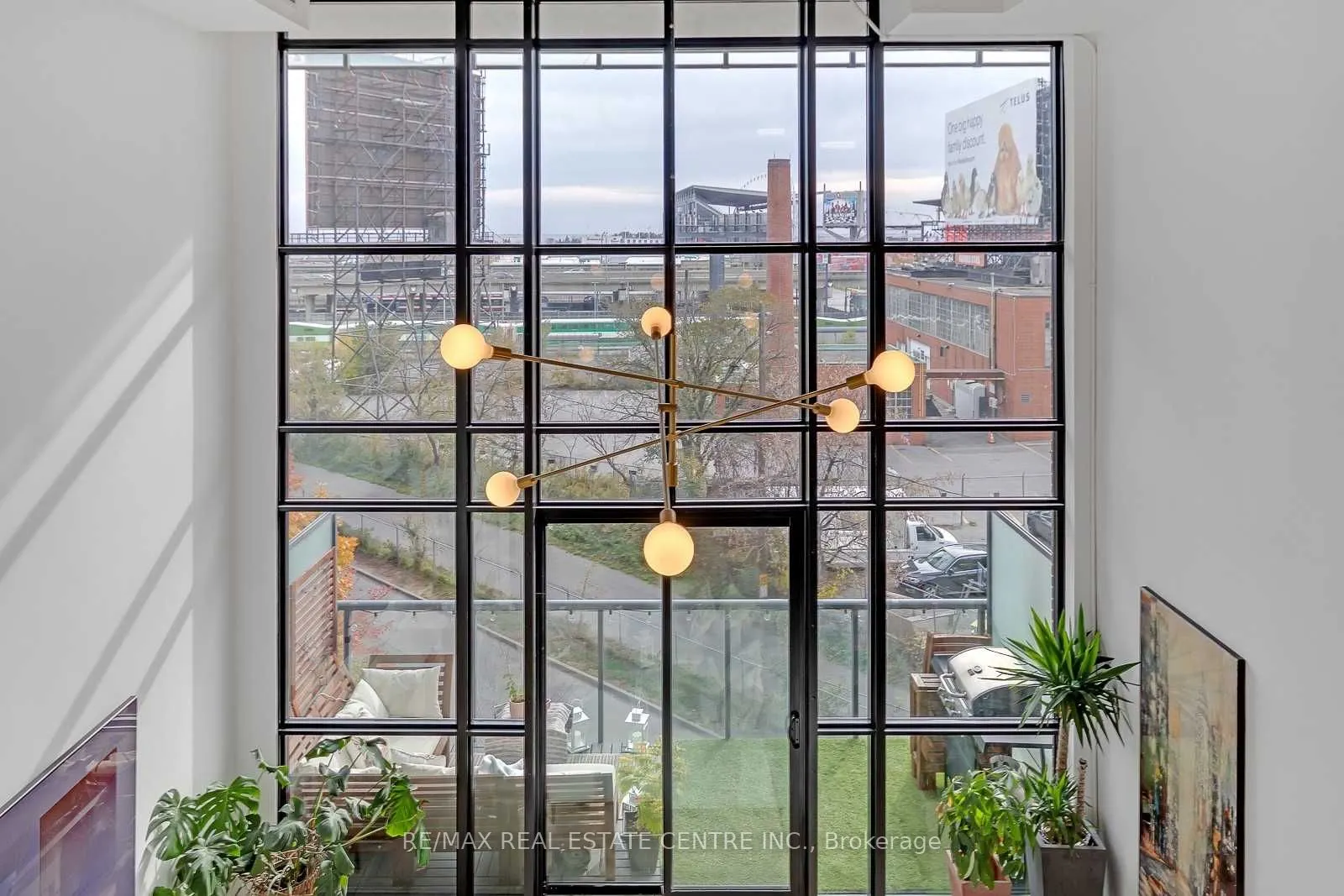 5 Hanna Avenue #407