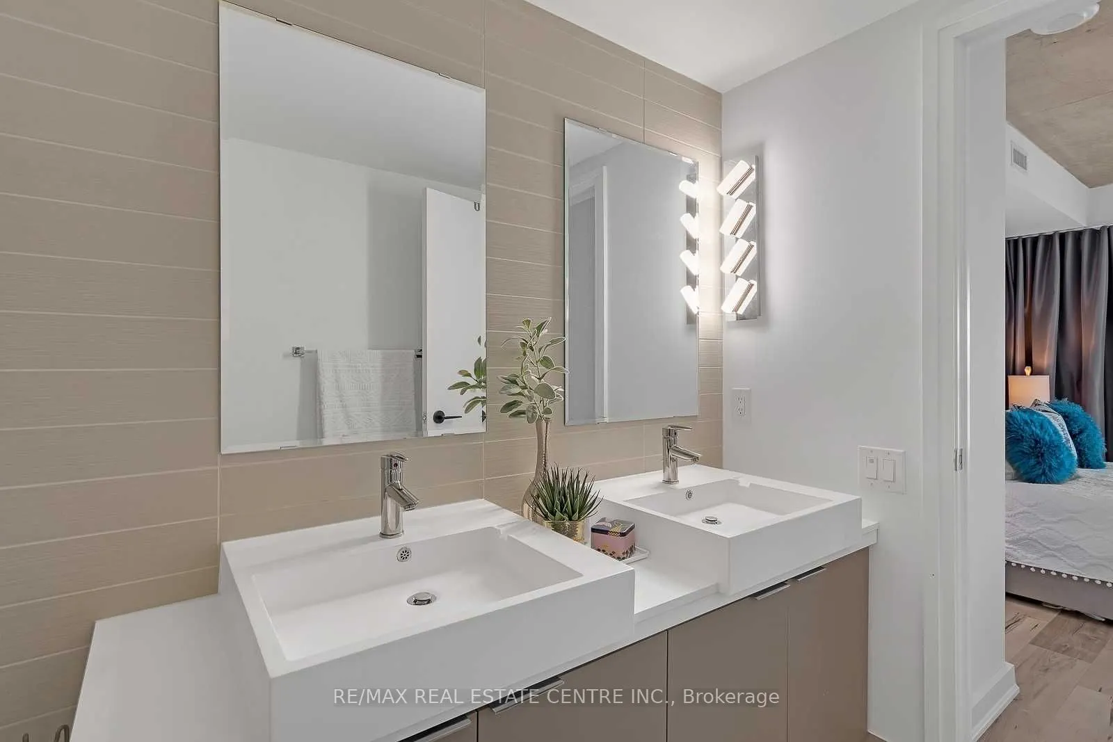 5 Hanna Avenue #407