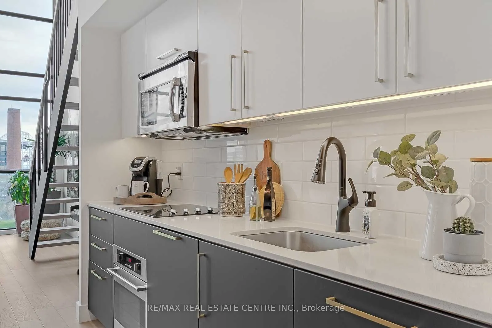 5 Hanna Avenue #407